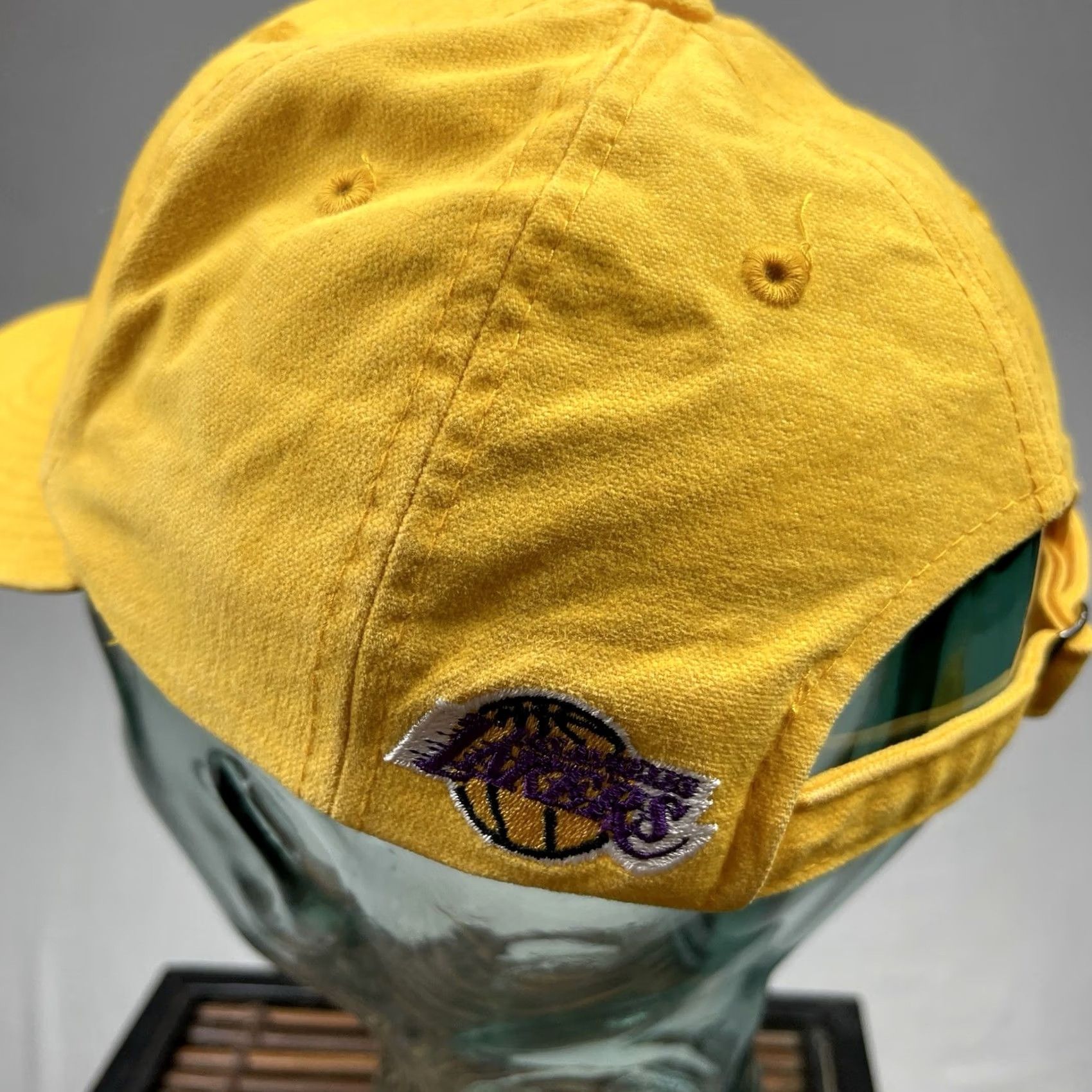 Nike VINTAGE Nike Los Angeles Lakers Hat Cap Men Adjustable Baseball Cap Yellow Swoosh NBA City Retro Sports, Big Logo Mens Size ONE SIZE - 7 Thumbnail