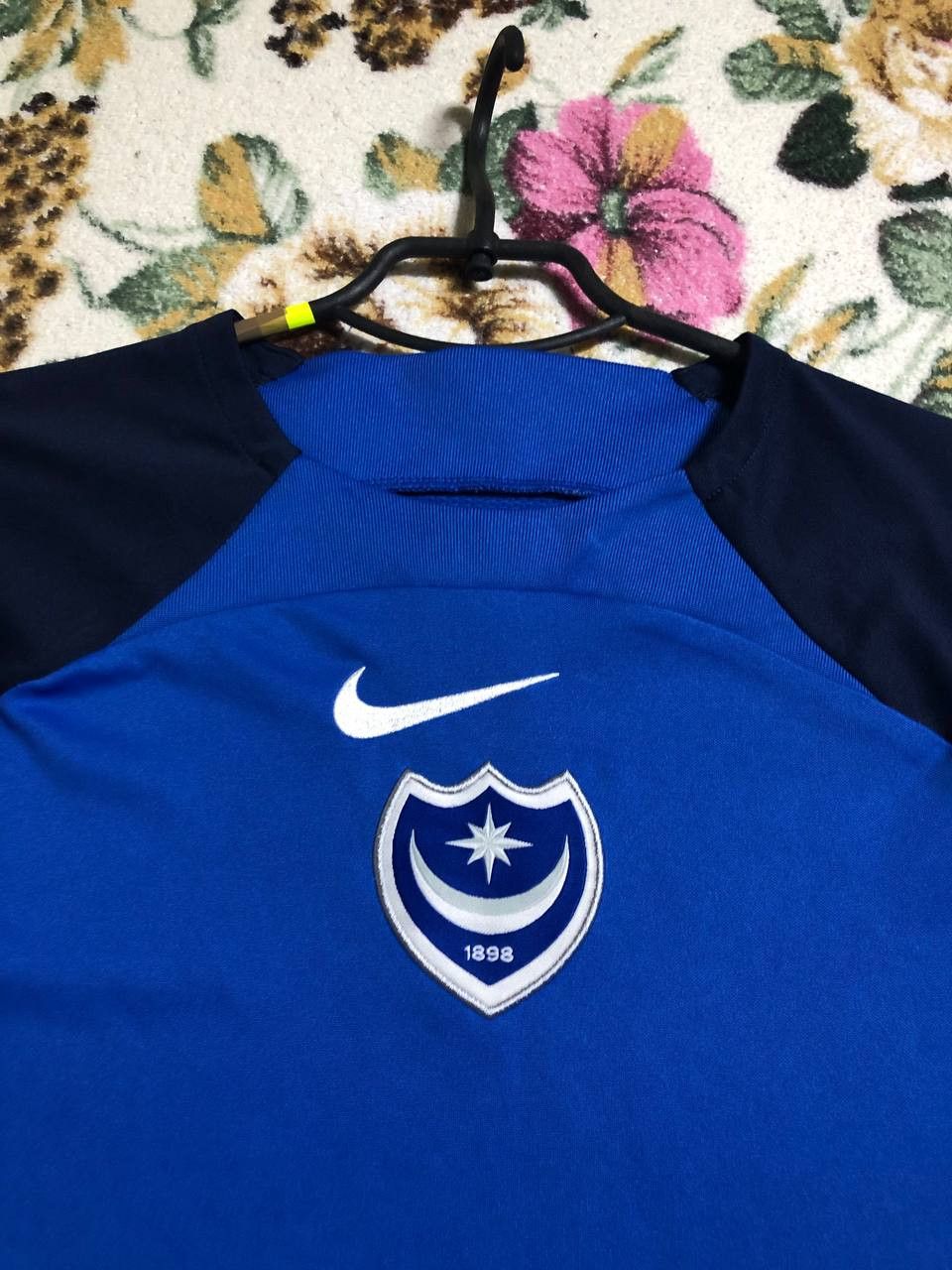 Nike Portsmouth Nike Academy Issued Football training Shirt Size US L / EU 52-54 / 3 - 7 Thumbnail