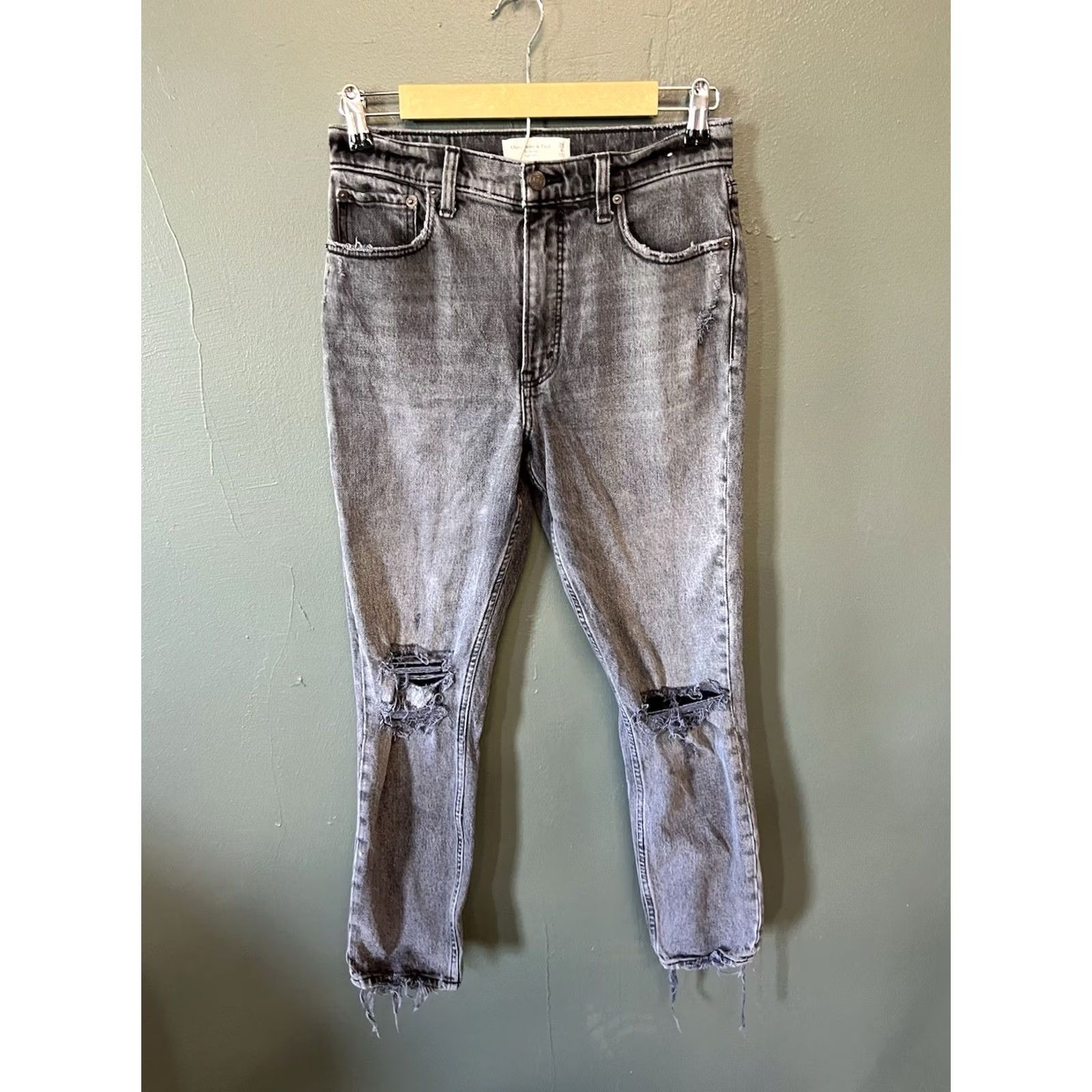 Abercrombie & Fitch Abercrombie & Fitch Womens Jeans Distressed Skinny Dark Black 6 Regular 26in Inseam Distressed Skinny Jeans N/A Size ONE SIZE - 2 Thumbnail
