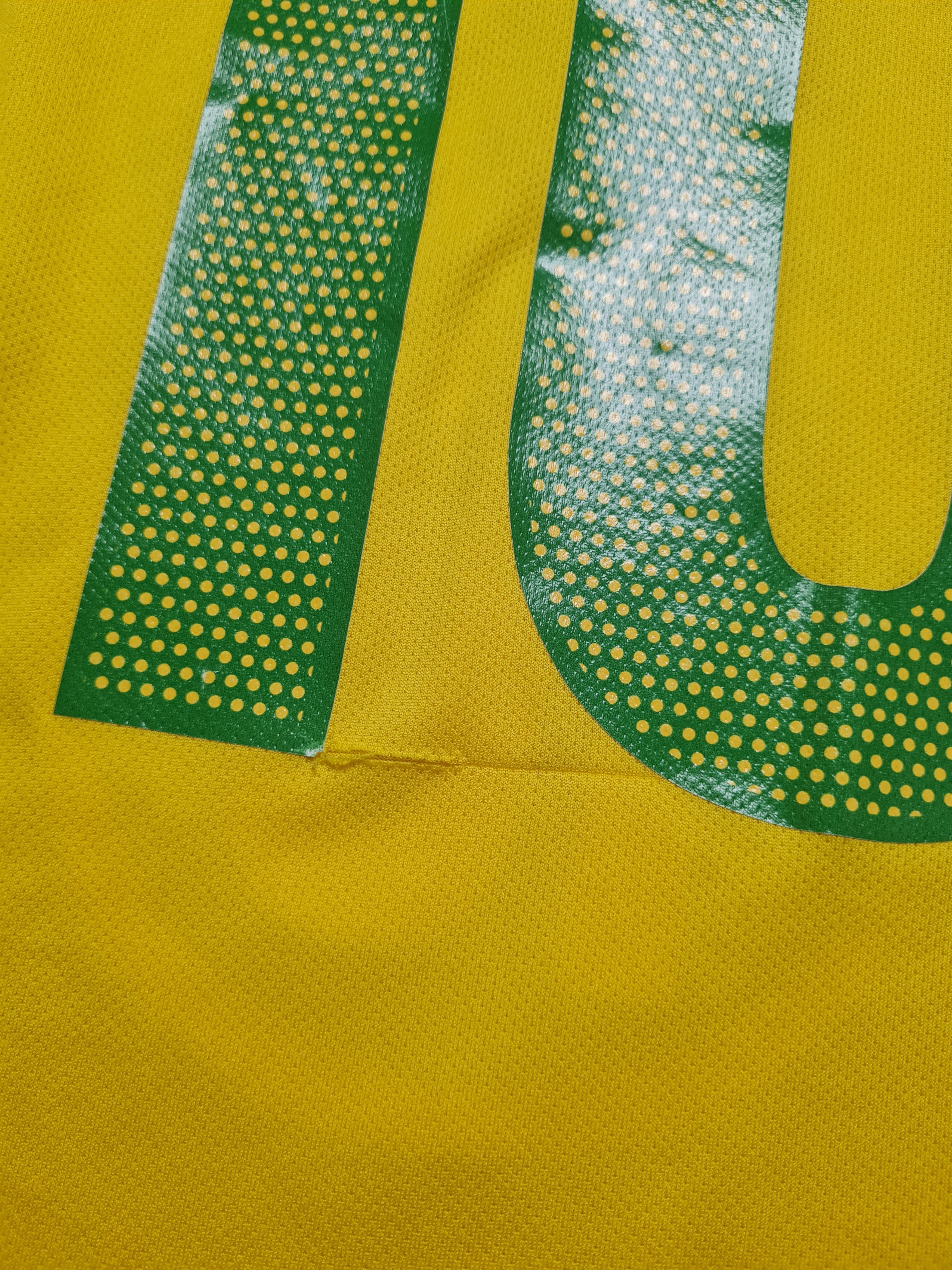 Nike NIKE Brazil 2004 #10 Ronaldinho Vintage Soccer Shirt Size US L / EU 52-54 / 3 - 22 Thumbnail