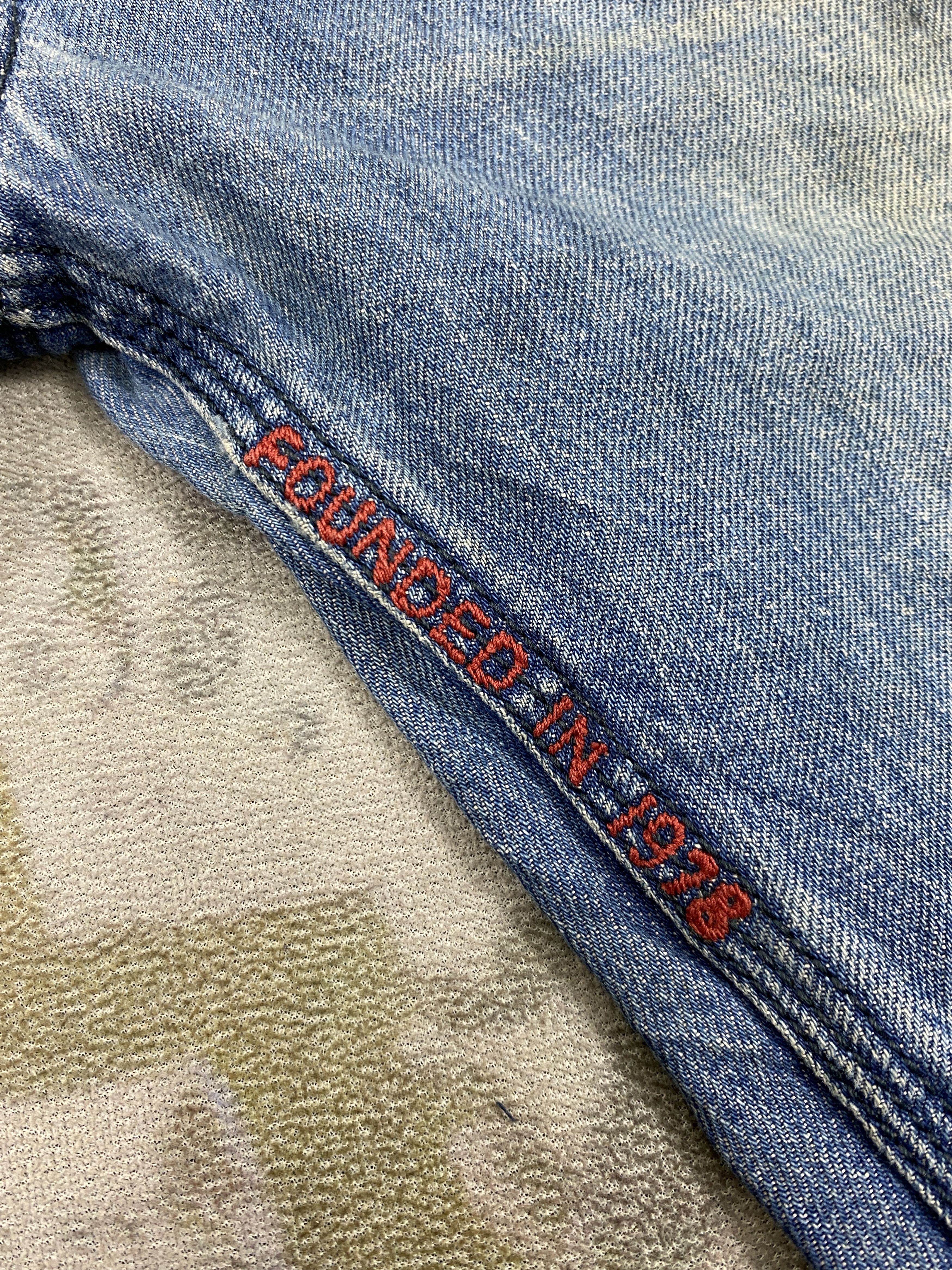 Diesel Faded Blue Vintage Diesel Jeans 31x31.5 Denim- JN3885 Size US 31 - 13 Thumbnail