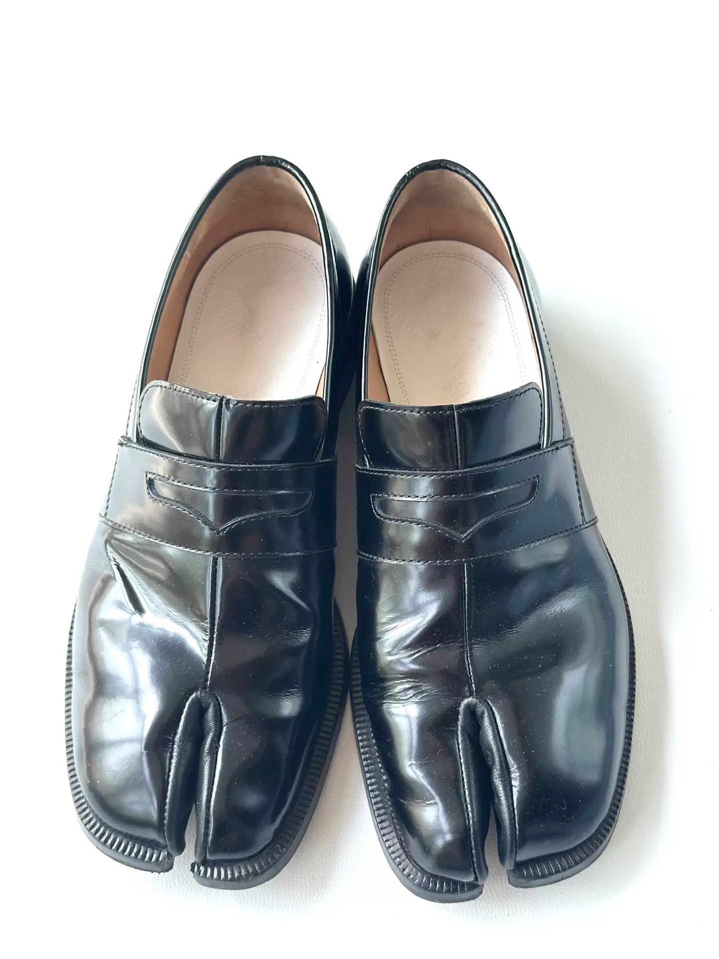 Maison Margiela Maison Margiela Black Patent Tabi Loafers Size US 5.5 / IT 35.5 - 1 Thumbnail