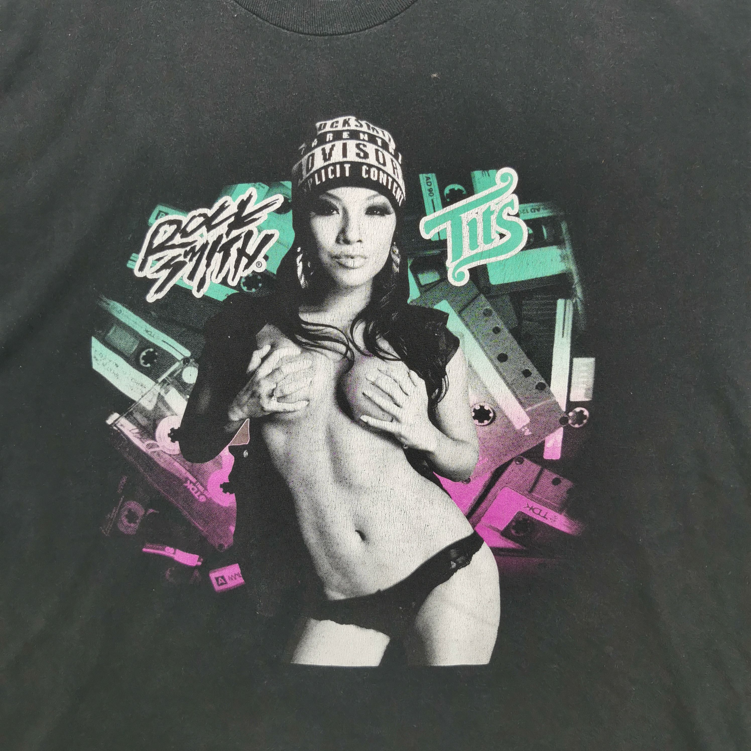 Japanese Brand Vintage Hip Hop T Shirt Tits Nude Hentai Tees Size US L / EU 52-54 / 3 - 3 Thumbnail