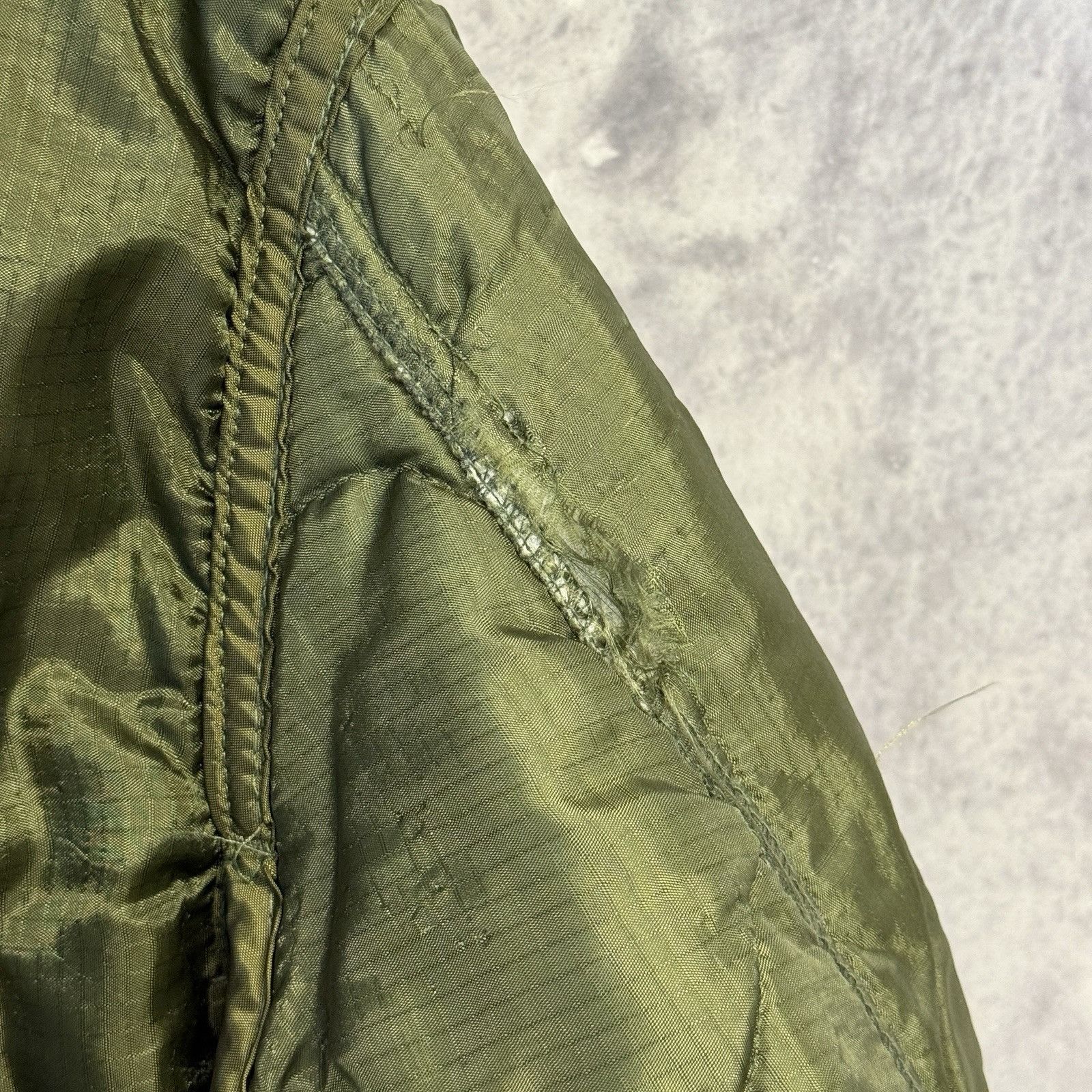 Vintage US Military Liner Mens XL Green Quilted Cold Weather Size US XL / EU 56 / 4 - 4 Thumbnail
