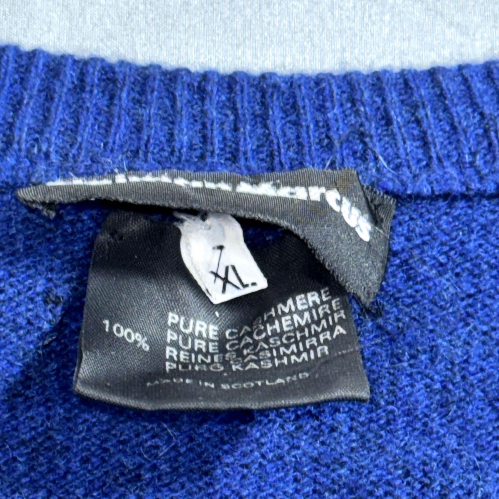 Neiman Marcus VINTAGE No, ignore— Size US XL / EU 56 / 4 - 5 Thumbnail