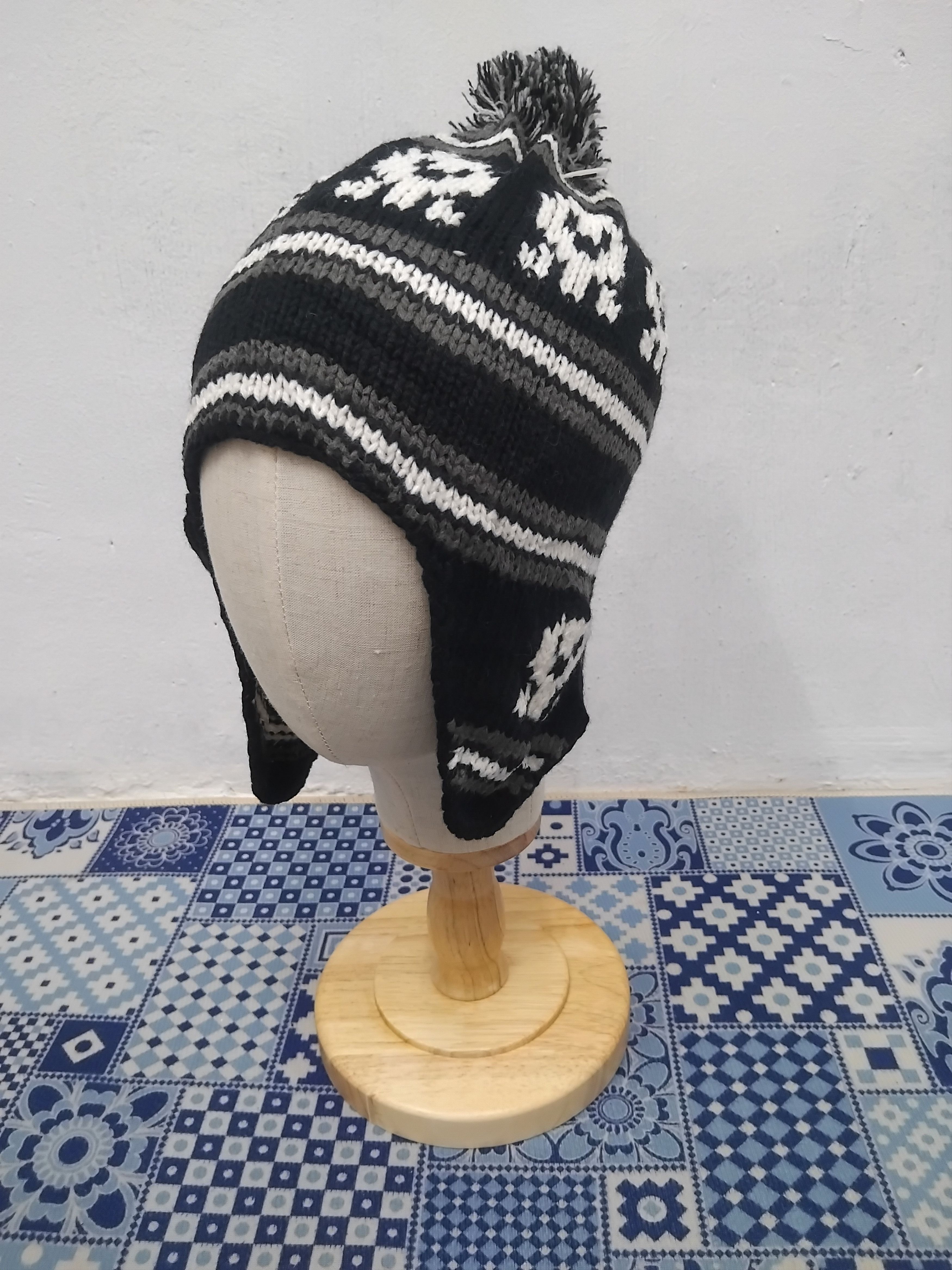 Japanese Brand Skull black white beanie Size ONE SIZE - 1 Thumbnail