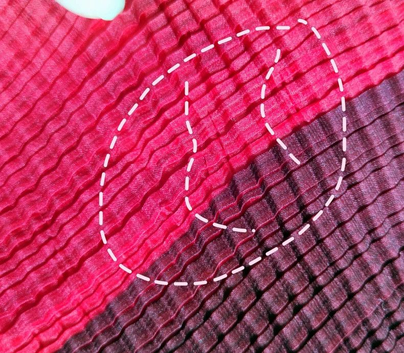 Issey Miyake Issey Miyake size:2 Red V-neck two-tone short-sleeved T-sh Size L / US 10 / IT 46 - 8 Thumbnail