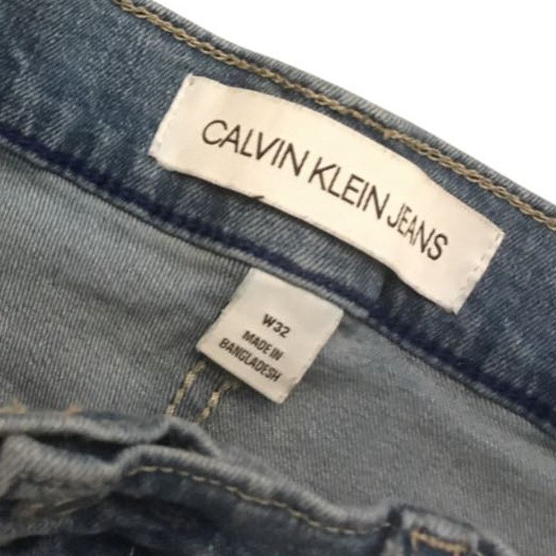 Calvin Klein Calvin Klein Straight Denim Jean Short Bermuda Distressed 32 Size US 32 / EU 48 - 3 Thumbnail
