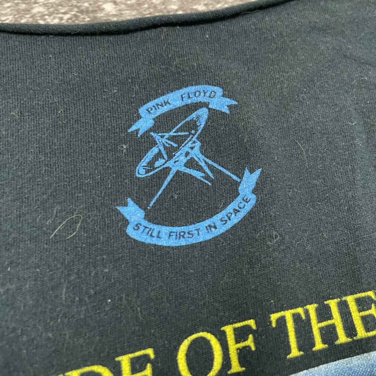 Band Tees Pink Floyd 2002 Dark Side of the Moon Distressed T Shirt Size US L / EU 52-54 / 3 - 13 Thumbnail