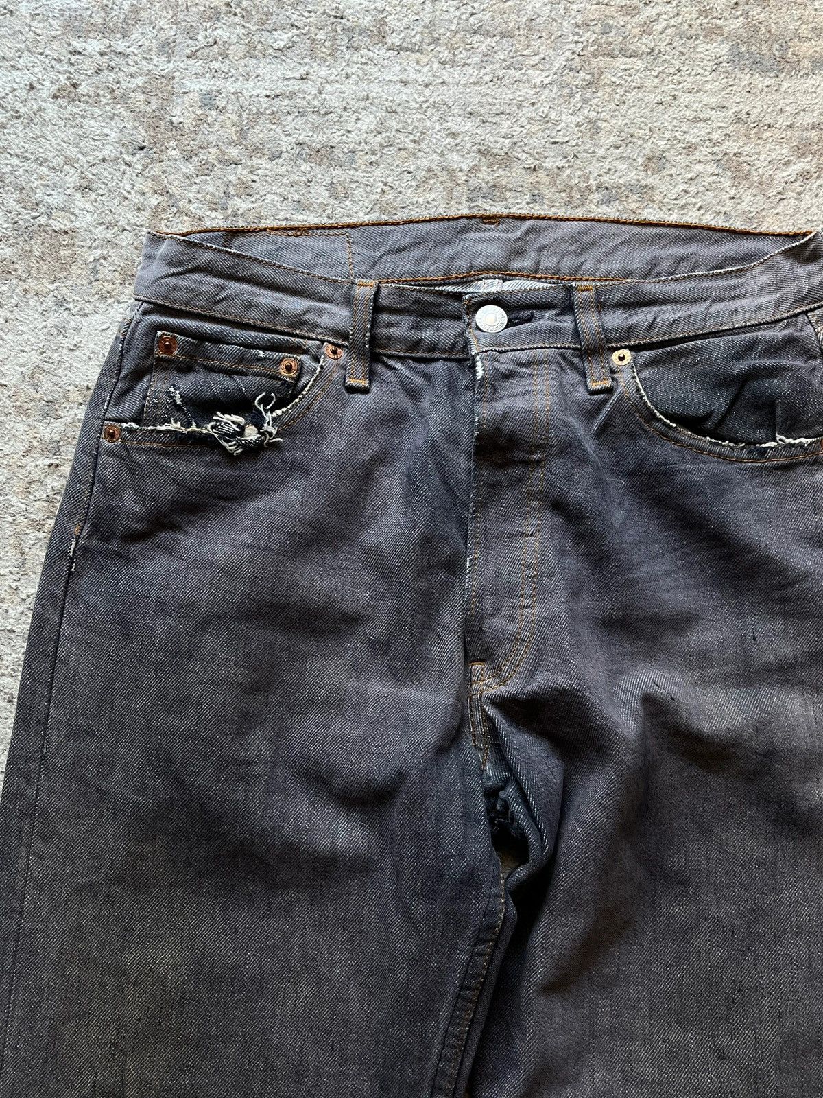 Levi's Levi’s 2004 Narural Distressed Grey Jeans Denim Rare Size US 30 / EU 46 - 2 Thumbnail