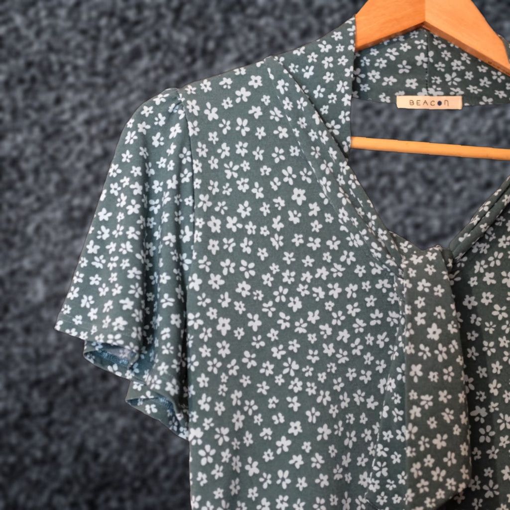 Vintage EUC Beacon Green Short Sleeve Floral Top Stretch Tie Neck Womens M Blouse Size M / US 6-8 / IT 42-44 - 1 Thumbnail
