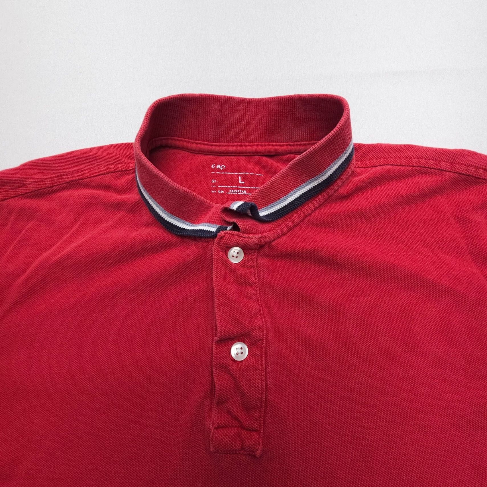 Gap VINTAGE Gap Polo Shirt Mens L Red Slim Muscle Fit 2000s Preppy Knit Polo Shirt Button Collar Casual Size US L / EU 52-54 / 3 - 3 Thumbnail
