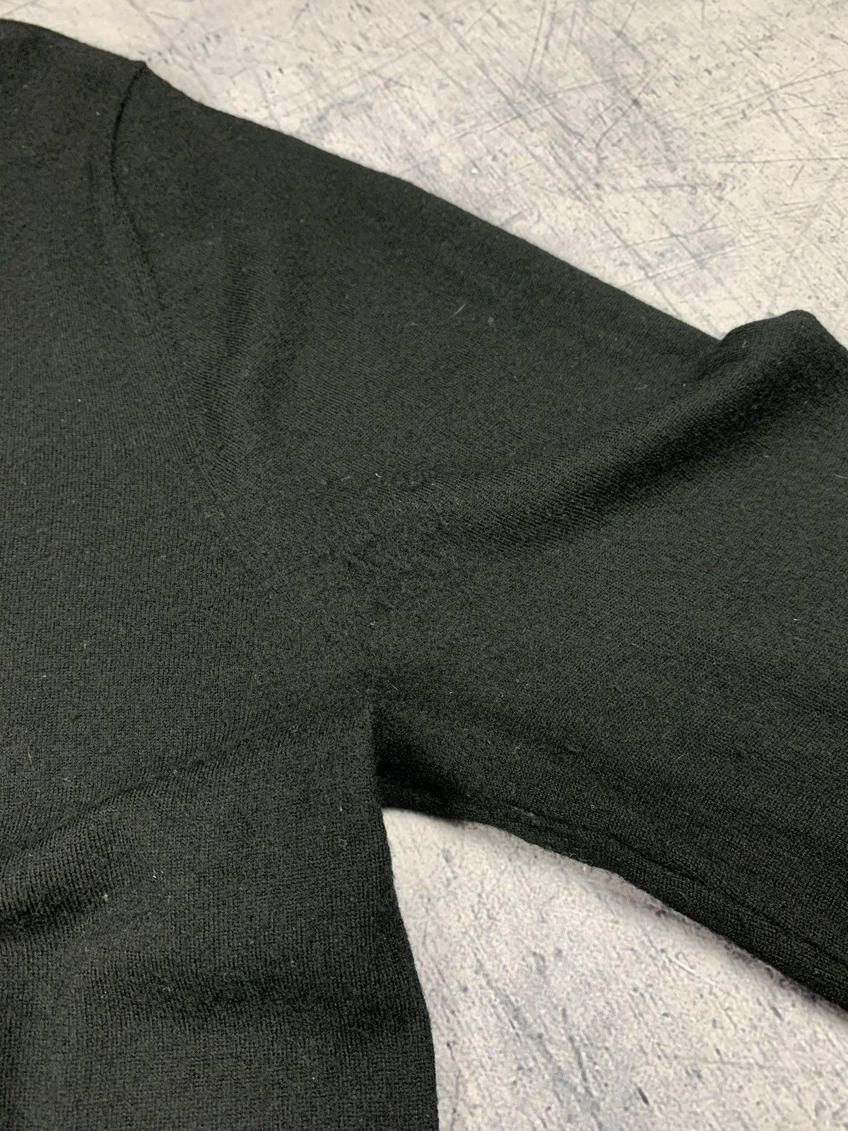 Burberry Burberry London Wool Sweater V-Neck Designer Size US L / EU 52-54 / 3 - 10 Thumbnail