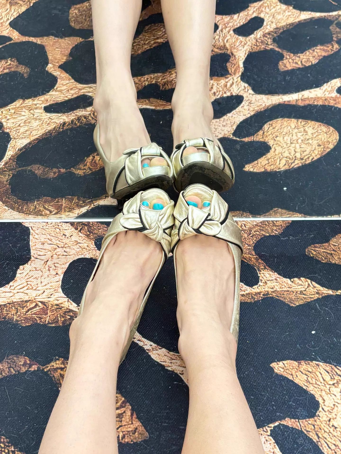 Dolce & Gabbana D&G Vintage Y2K Metallic Golden Bow Fishmouth Heel Sandal Size US 7 / IT 37 - 4 Thumbnail