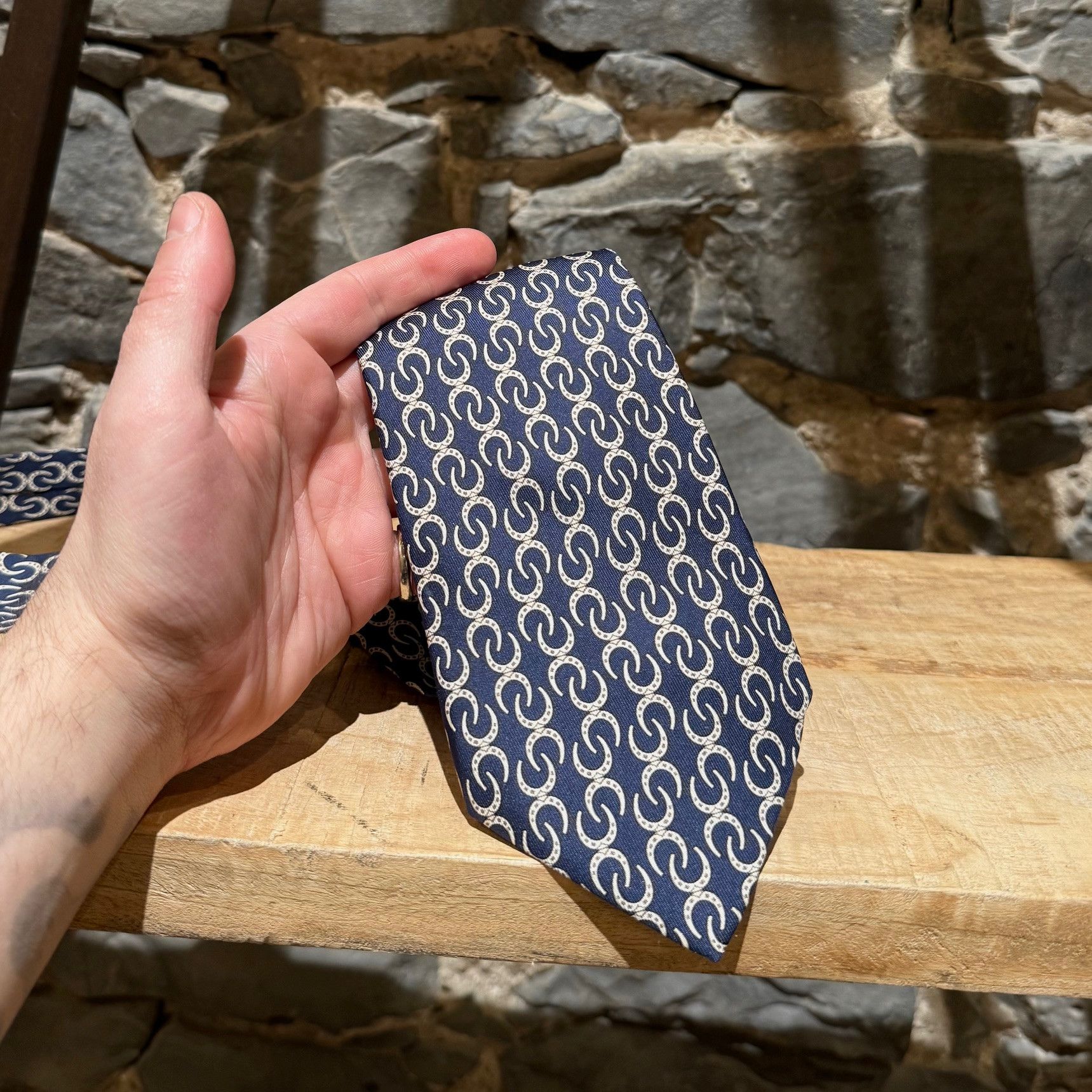 Hermes Hermès Horseshoe Prints Navy Silk Tie Size ONE SIZE - 2 Thumbnail
