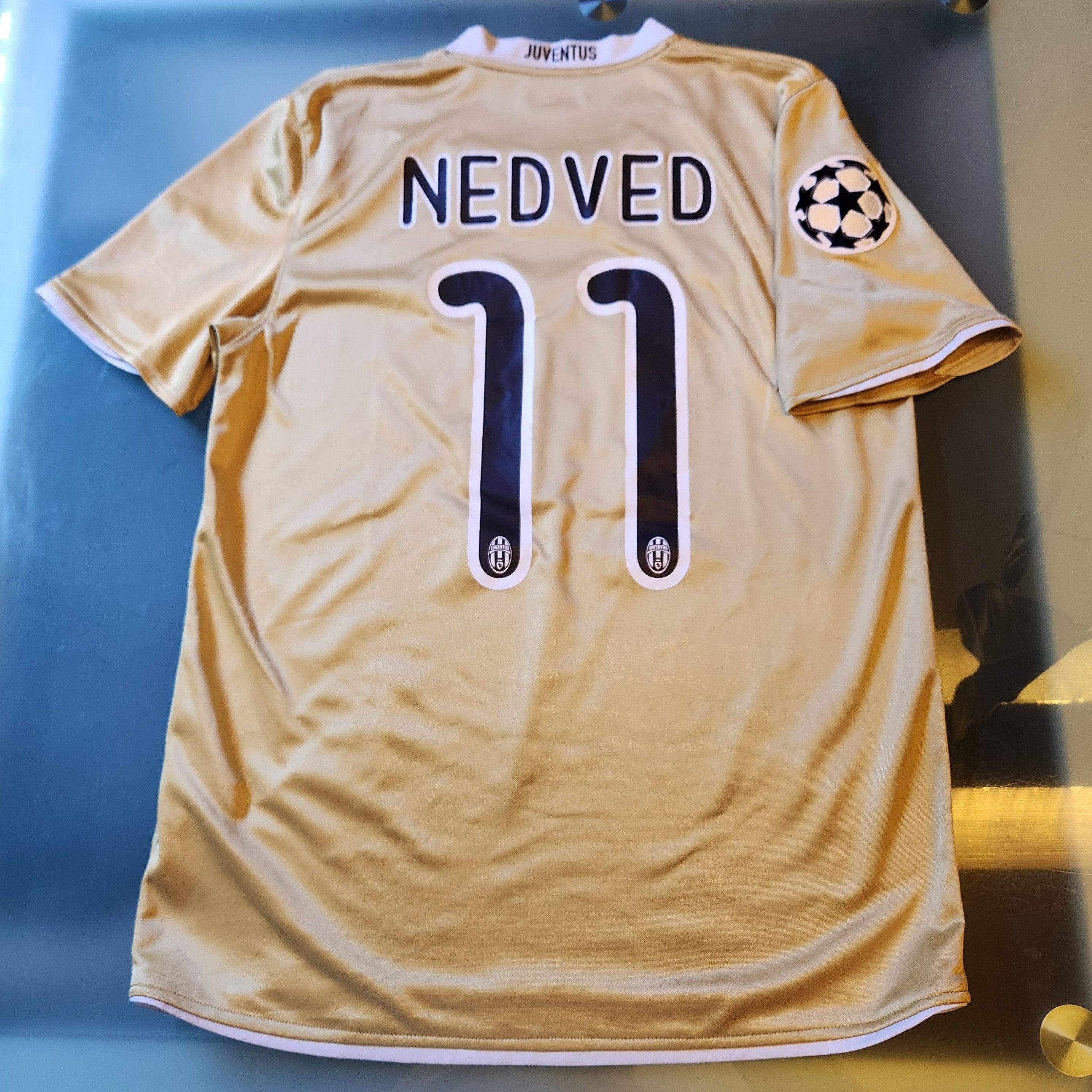 Nike Authentic Retro Juventus NEDVED 2008-2009 08/09 Away Gold Size US M / EU 48-50 / 2 - 1 Thumbnail