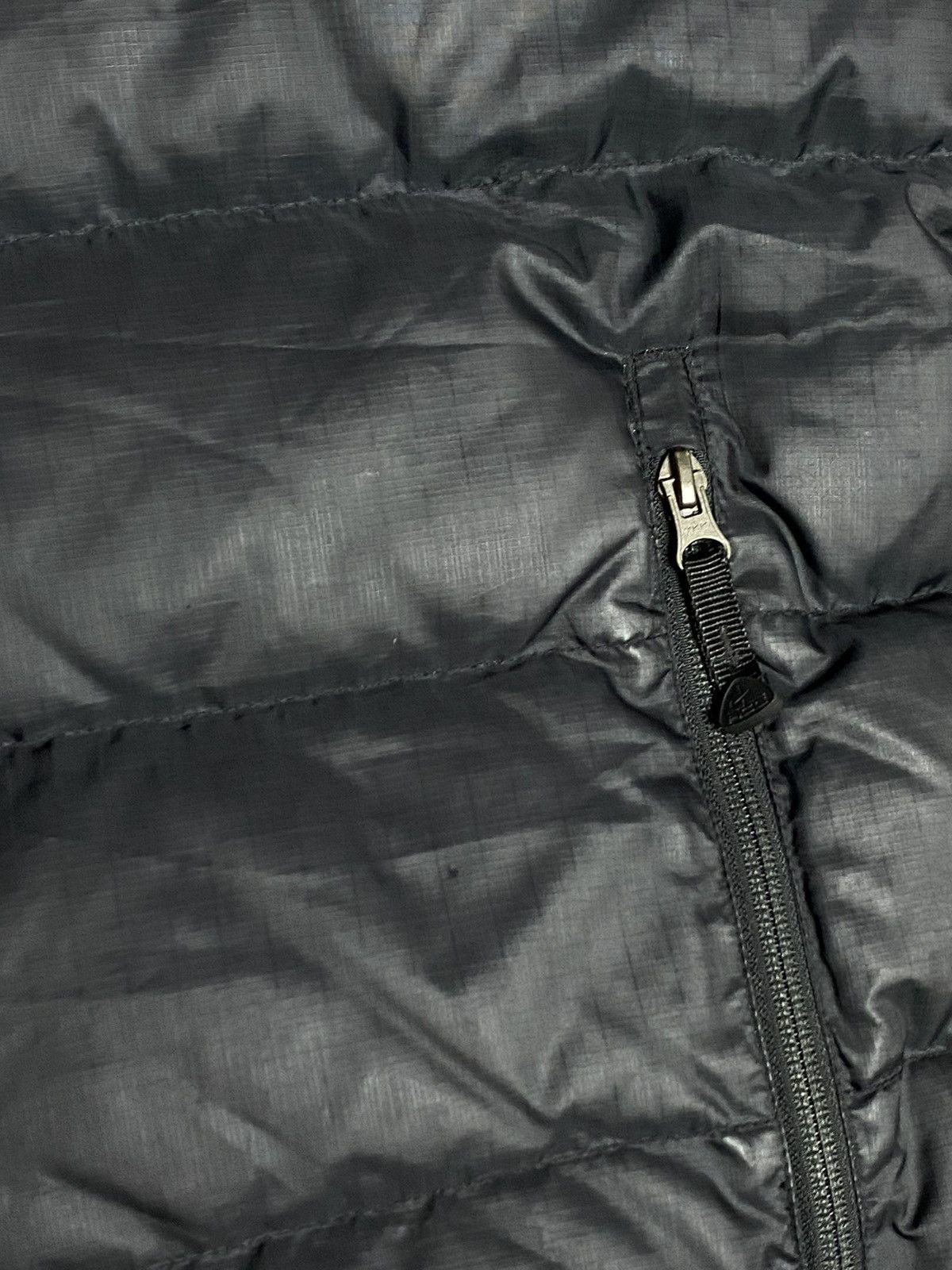 Nike Vintage 00s Nike ACG Down Reversible Black Vest Puffer L Size US L / EU 52-54 / 3 - 16 Thumbnail