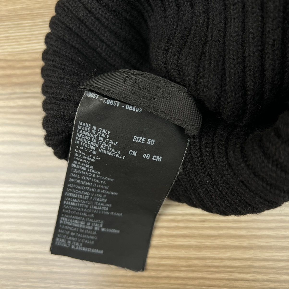Prada Prada Beanie. Size ONE SIZE - 3 Thumbnail