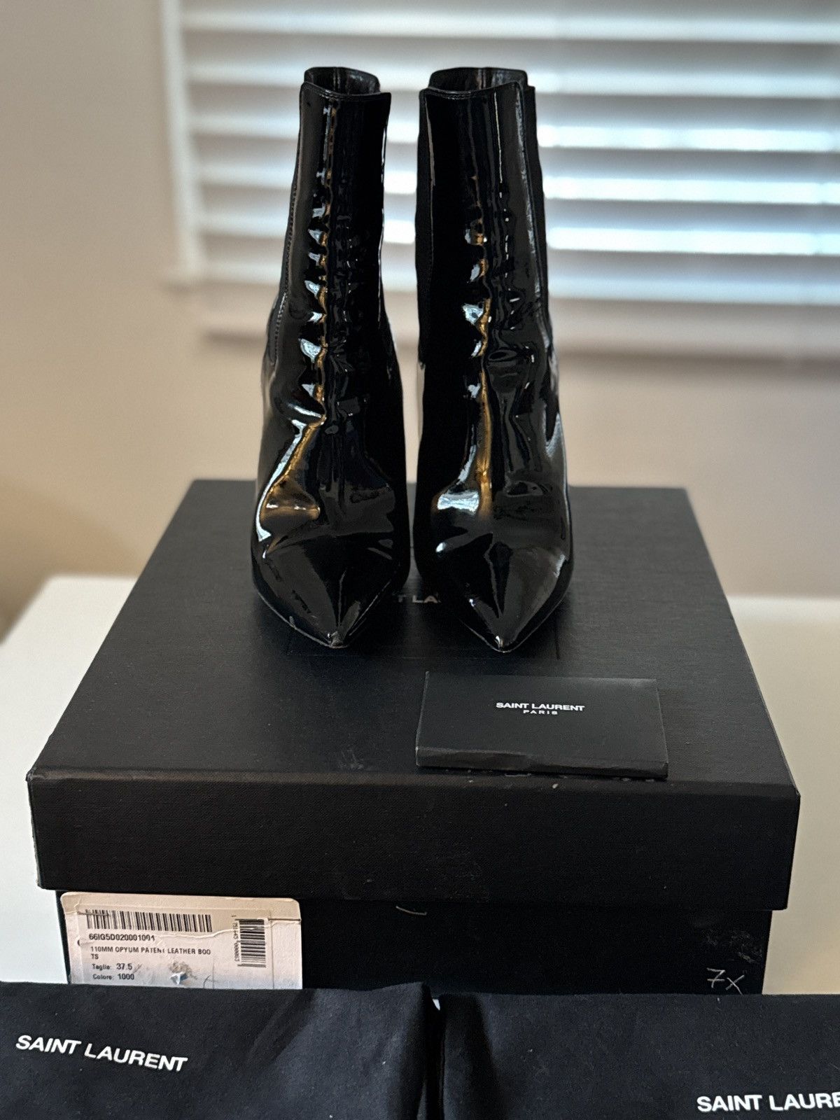 Yves Saint Laurent Yves Saint Laurent Ankle Chelsea Signature Boots Size US 7 / IT 37 - 2 Thumbnail