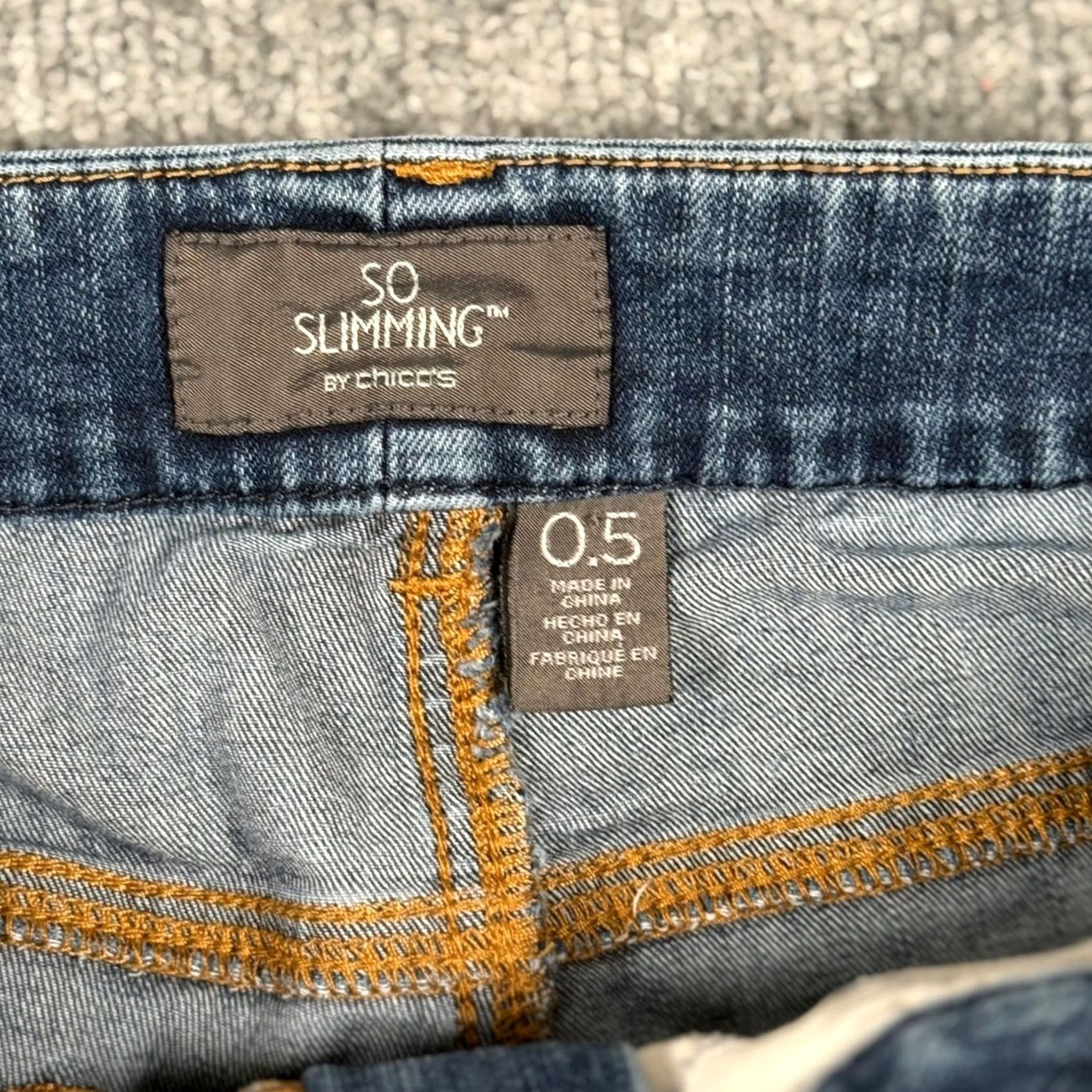 Vintage SO Slimming by Chicos Jeans Medium Wash Straight Leg Womens 0.5 6 XS? Size 28" / US 6 / IT 42 - 6 Thumbnail