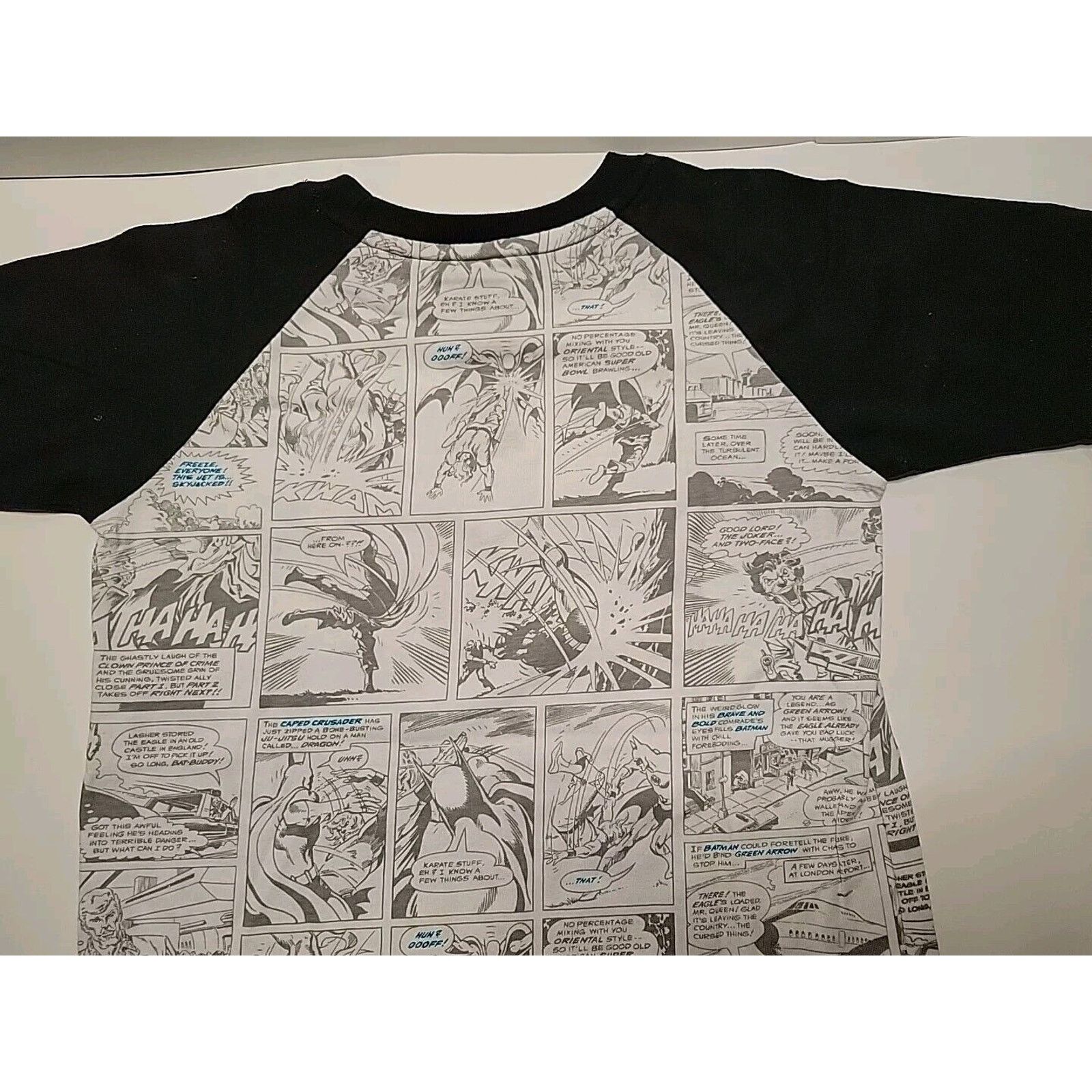DC Comics DC Comic Batman Embroidered Vintage Youth T Shirt Size 6/7 Size US XXS / EU 40 - 7 Thumbnail