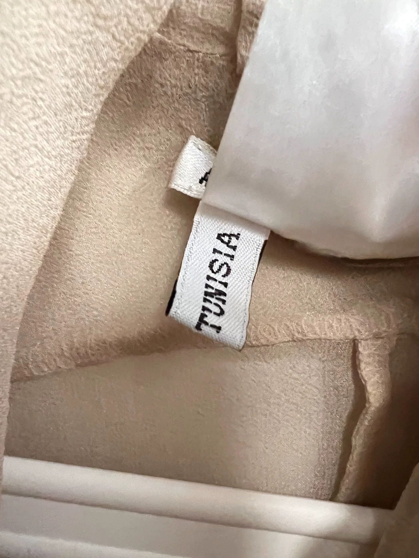 Ann Demeulemeester ANN DEMEULEMEESTER Tunisian silk shirt. Size XS / US 0-2 / IT 36-38 - 4 Thumbnail