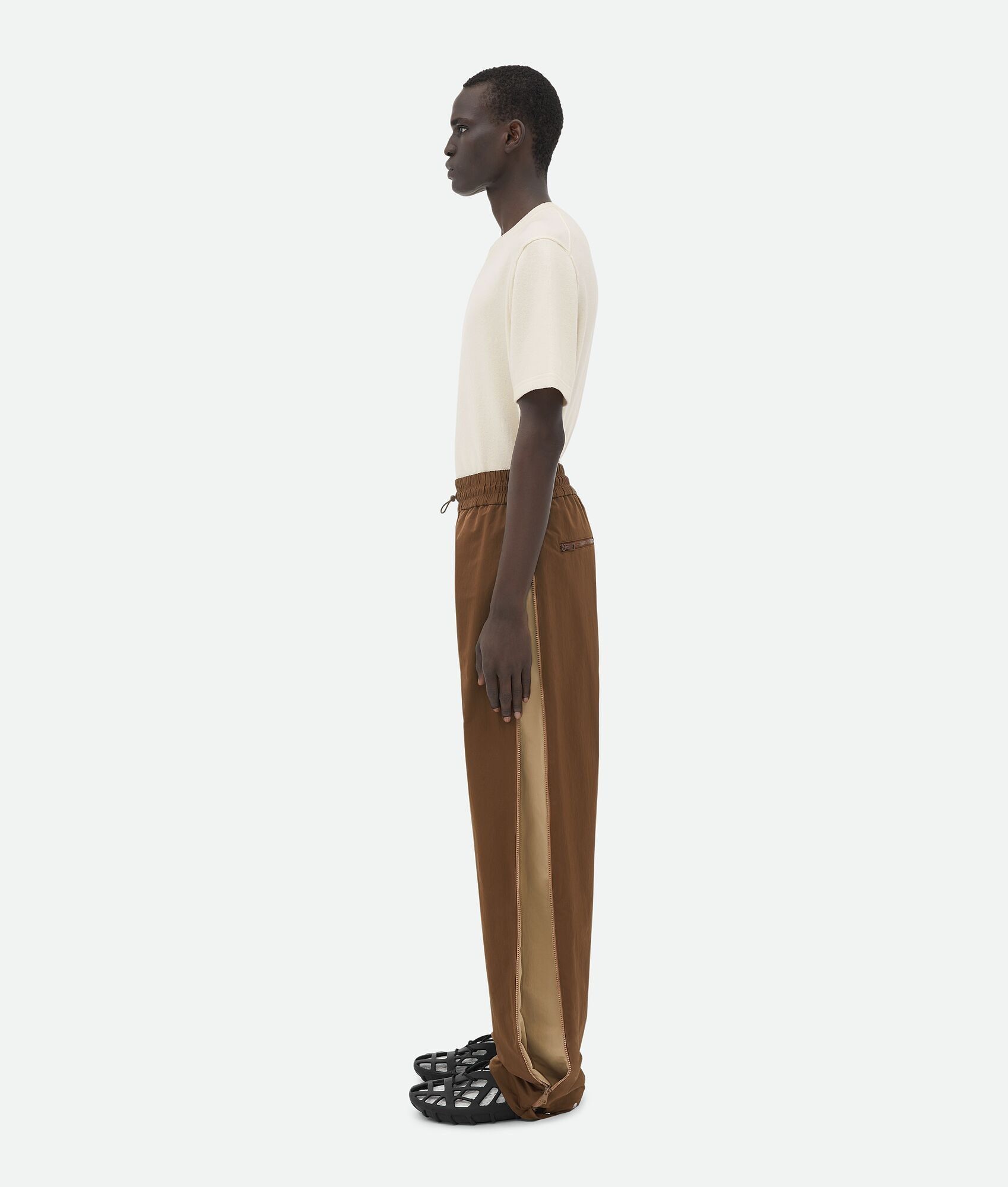 Bottega Veneta o1n1vont0125 Contrasting Zipper Tech Nylon Pant in Brown Size US 34 / EU 50 - 2 Thumbnail