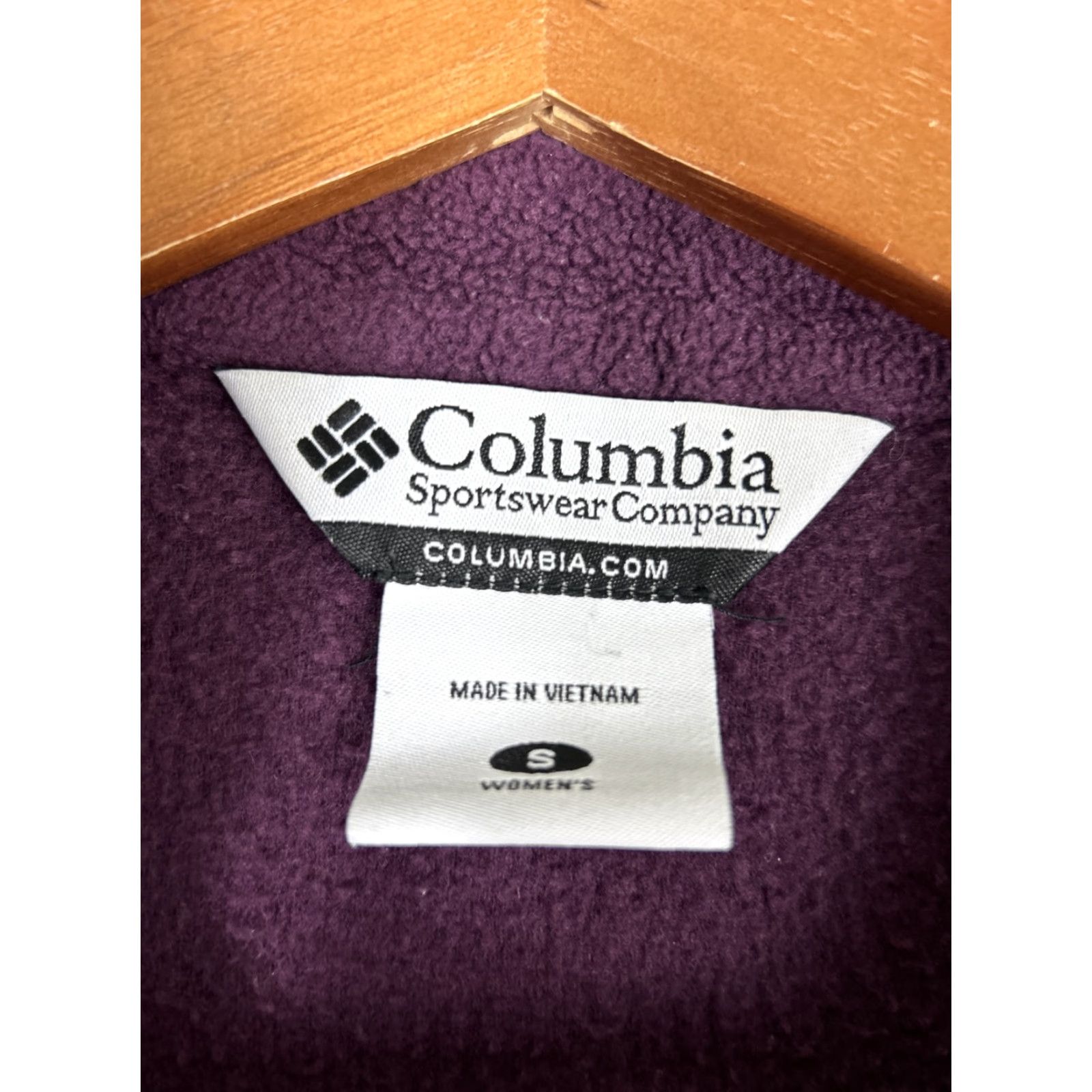Vintage Columbia Vest Women S Sleeveless Full Zip Fleece Purple Burgundy Subtle 21” Chest 25” Length Size S / US 4 / IT 40 - 5 Thumbnail