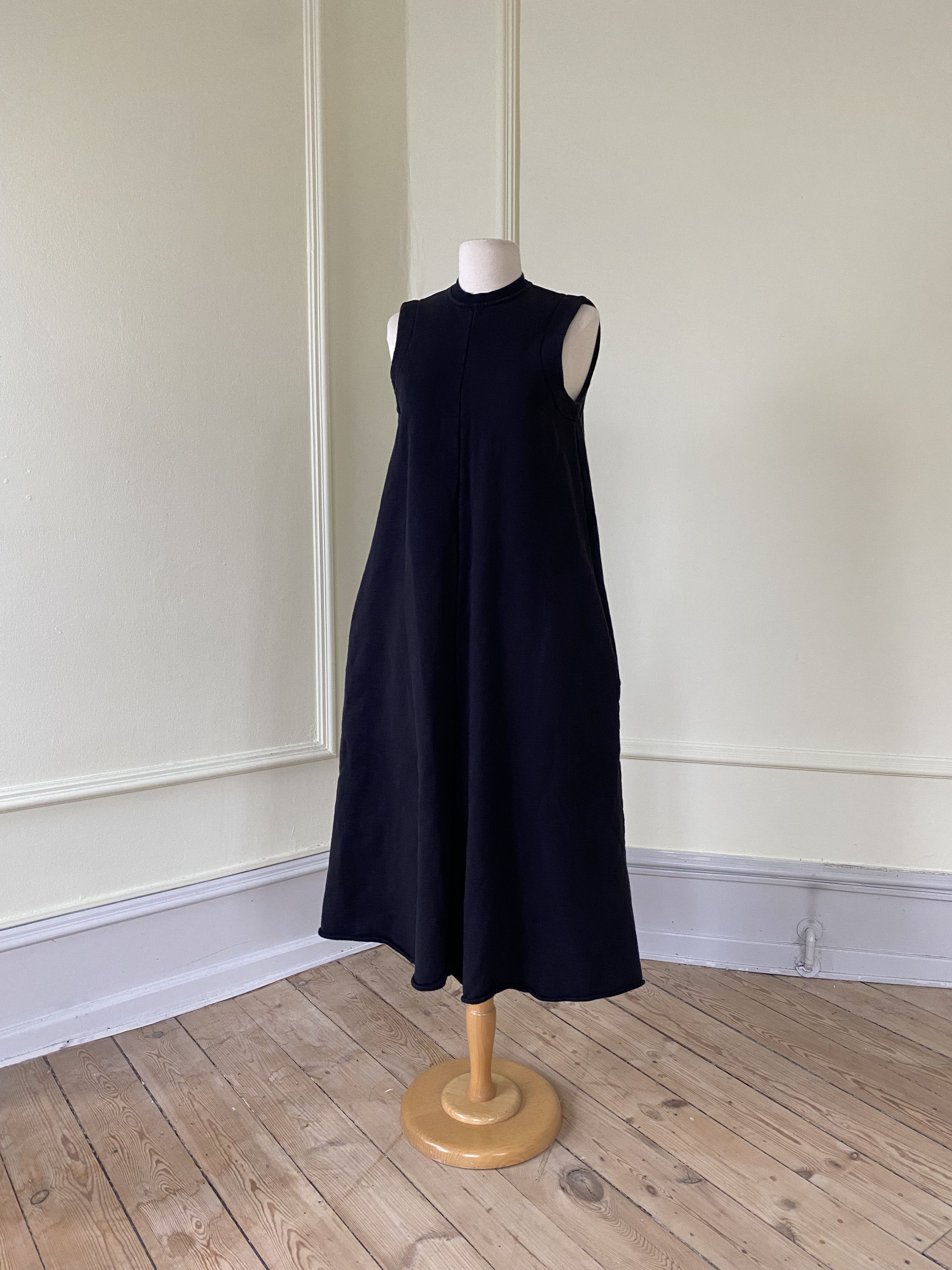 knee length dresses for ladies Nina Ricci Linen Cap Sleeve Scoop Neckline Sheath Dress – Runway Catalog main image 1