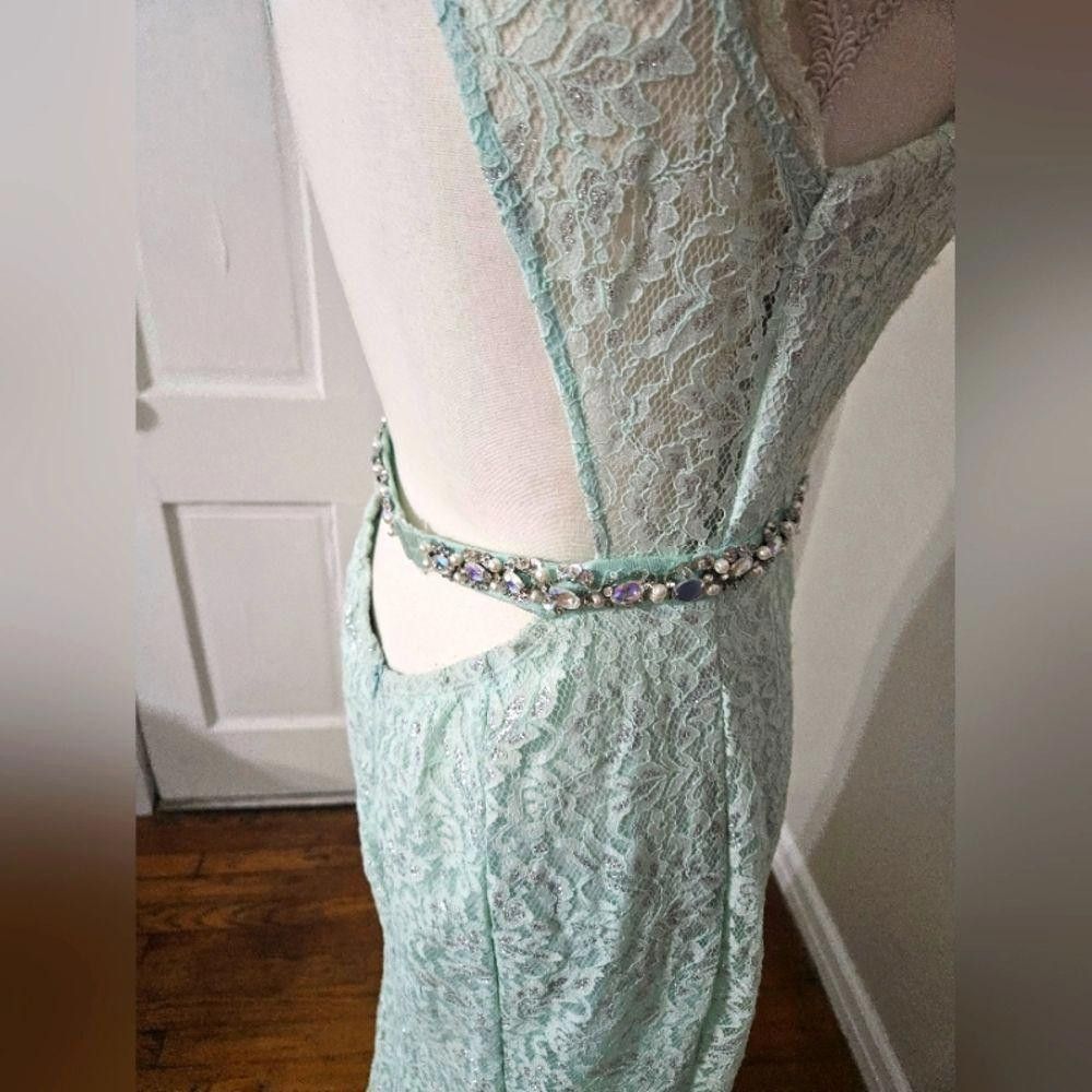 Designer Elegant Mint Green Lace Evening Gown Size M / US 6-8 / IT 42-44 - 6 Thumbnail