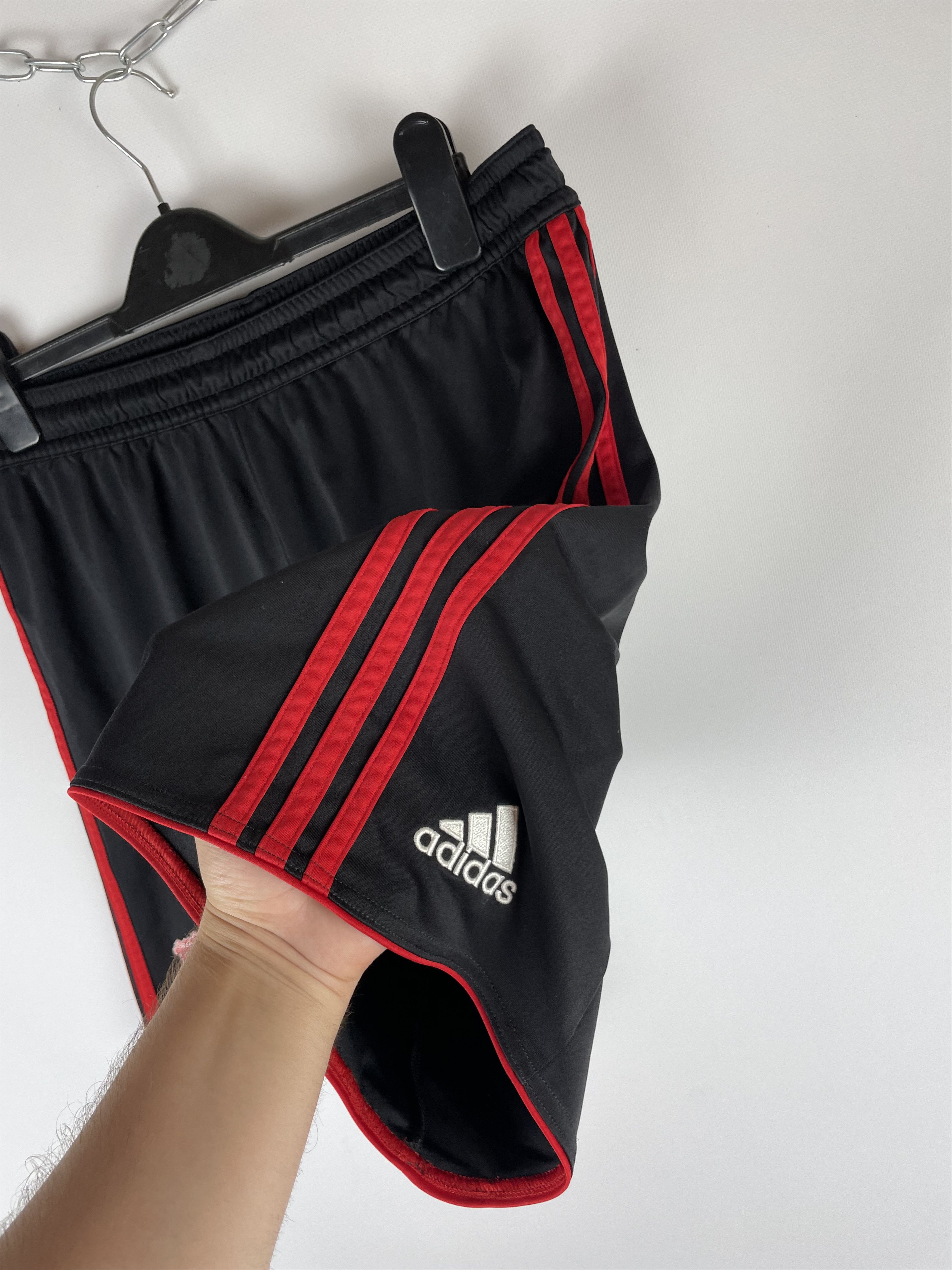 Adidas Vintage Adidas Liverpool Shorts Soccer Footbal Size US 34 / EU 50 - 4 Thumbnail