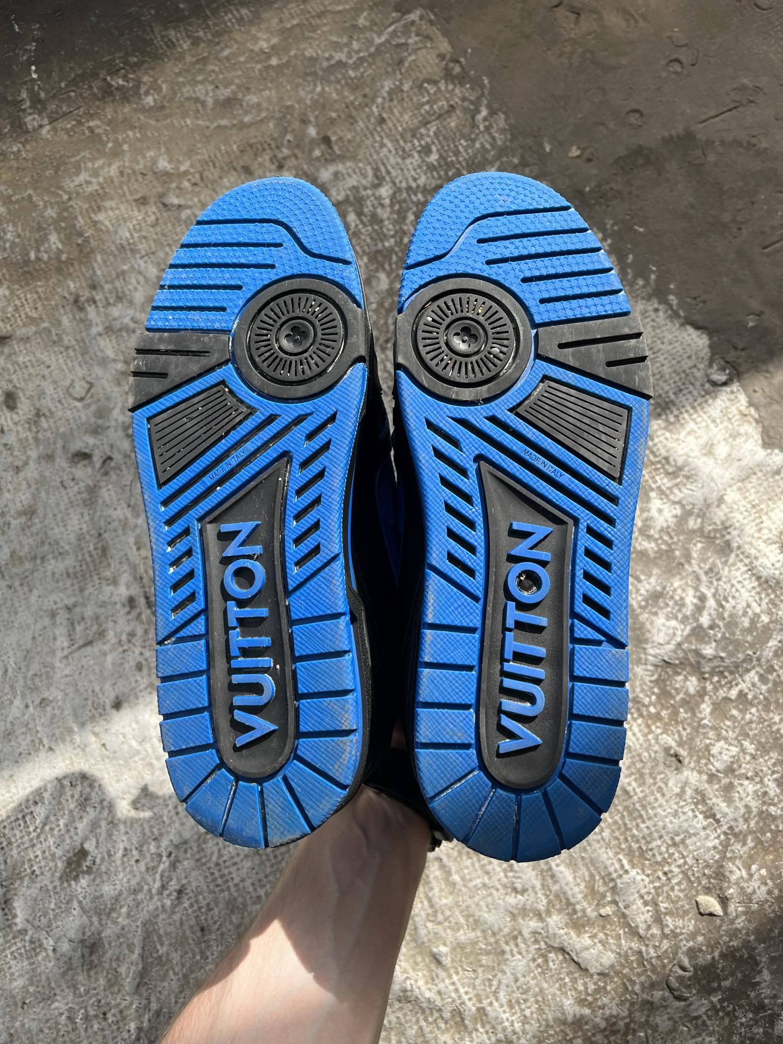 Louis Vuitton Louis Vuitton LV Trainers [RARE] Size US 8 / EU 41 - 4 Thumbnail