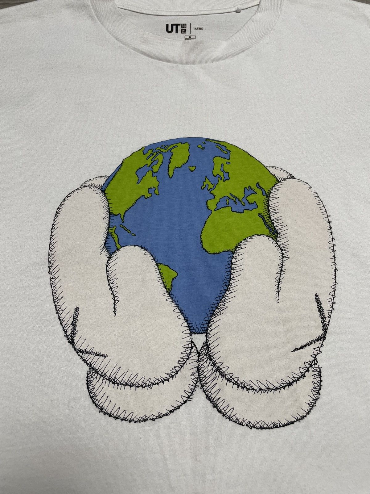 Kaws × Uniqlo Kaws x Uniqlo Peace For All T-Shirt Size US M / EU 48-50 / 2 - 4 Thumbnail