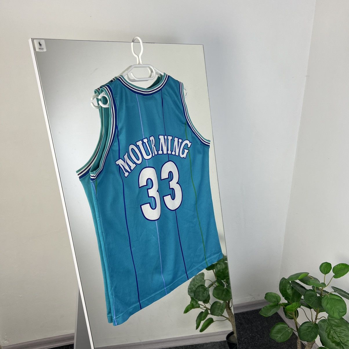 Champion 1992/93 Champion NBA Charlotte Hornets #33 Mourning Jersey Size US XL / EU 56 / 4 - 2 Thumbnail