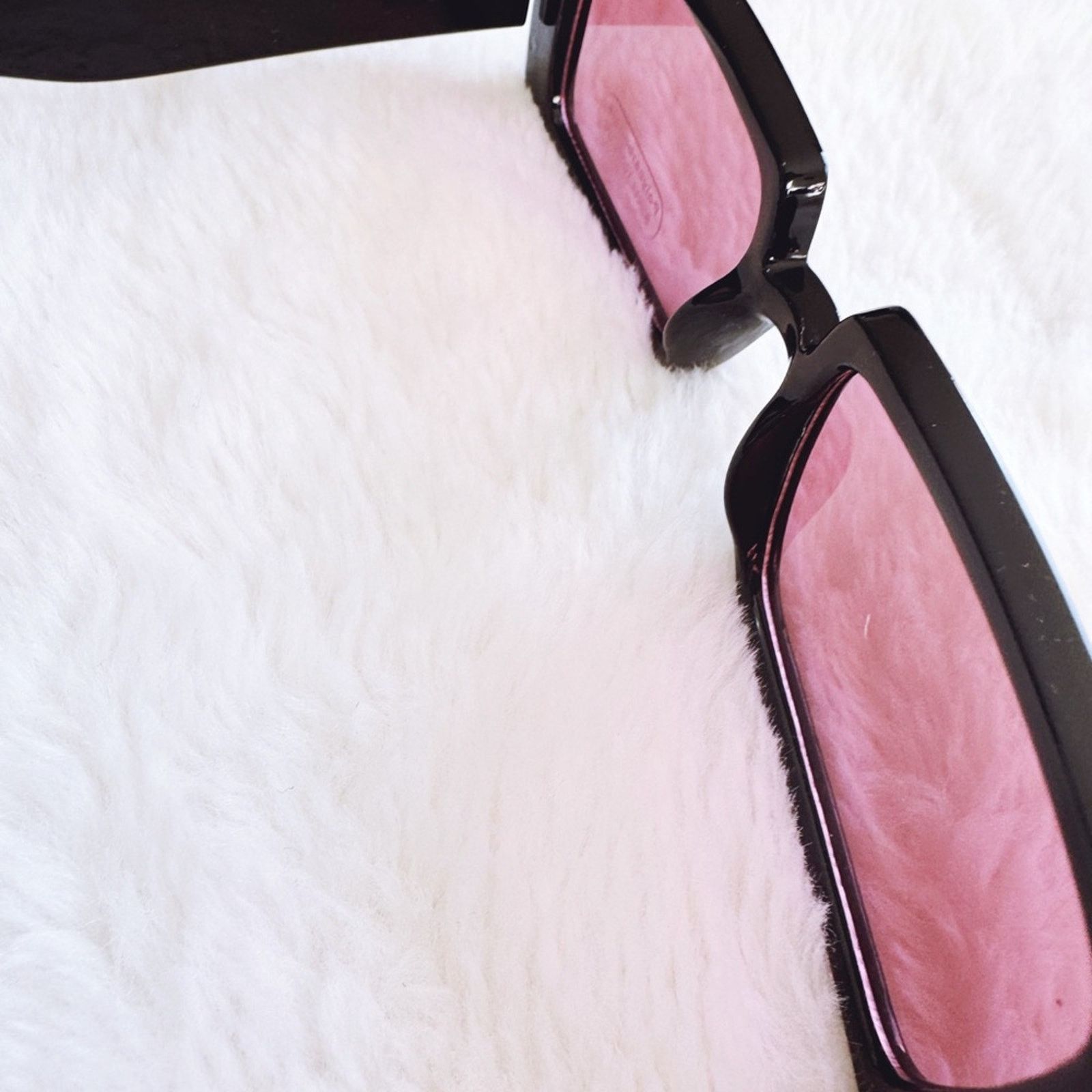 Other Abigail Black w/ Red Tint Rectangular Sunglasses Size ONE SIZE - 7 Thumbnail