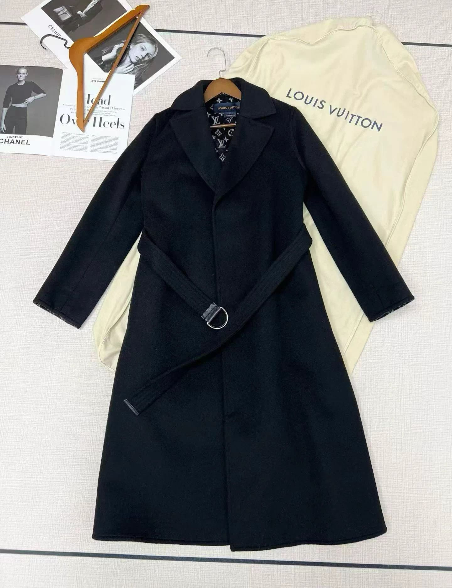 Louis Vuitton LV full logo print wool long coat 34 Size XS / US 0-2 / IT 36-38 - 2 Thumbnail