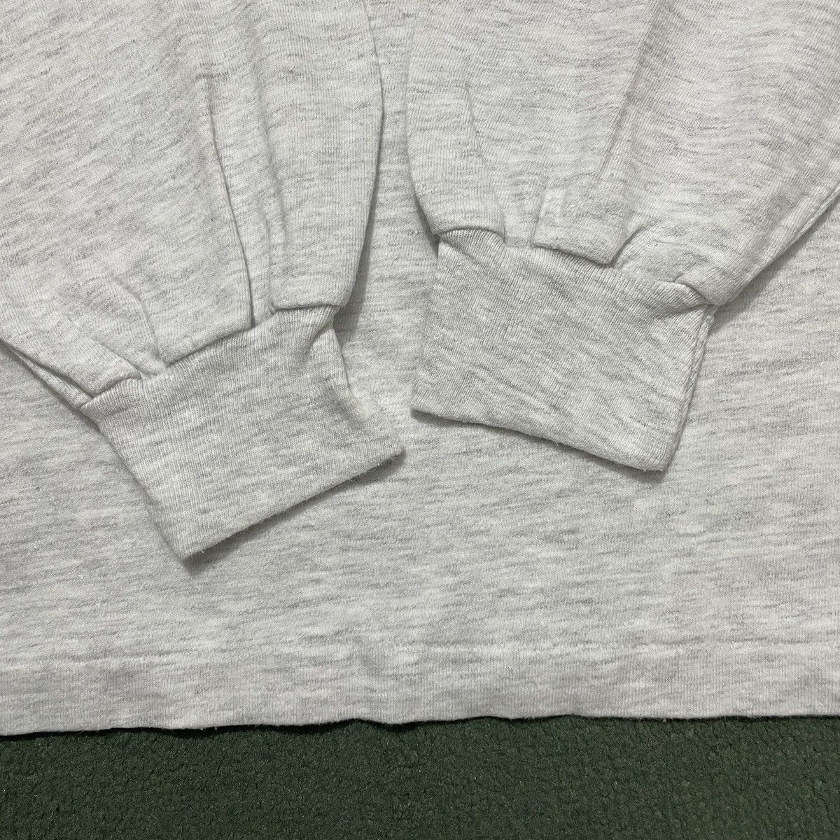 Japanese Brand 1993 Hanes Beefy Vintage Long Sleeve Blank Tee Size US L / EU 52-54 / 3 - 3 Thumbnail
