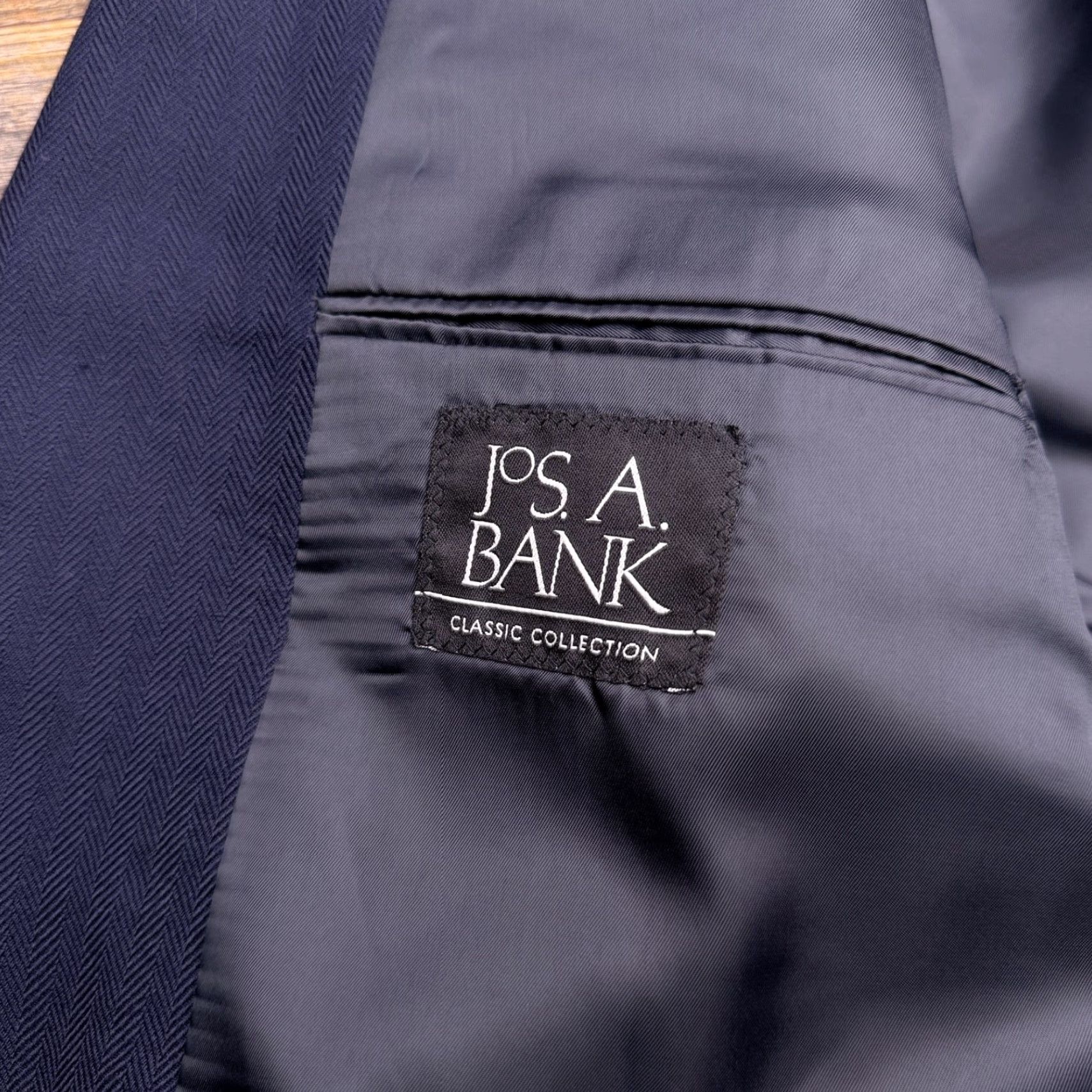 Jos. A. Bank Jos. A. Bank Blazer Men 50 Long Navy Wool Herringbone Classic 2-Button Notch Lapel Wool Lining Tweed Single-Breasted Jacket Coat Indoor Dry Clean Only Size 50R - 7 Thumbnail