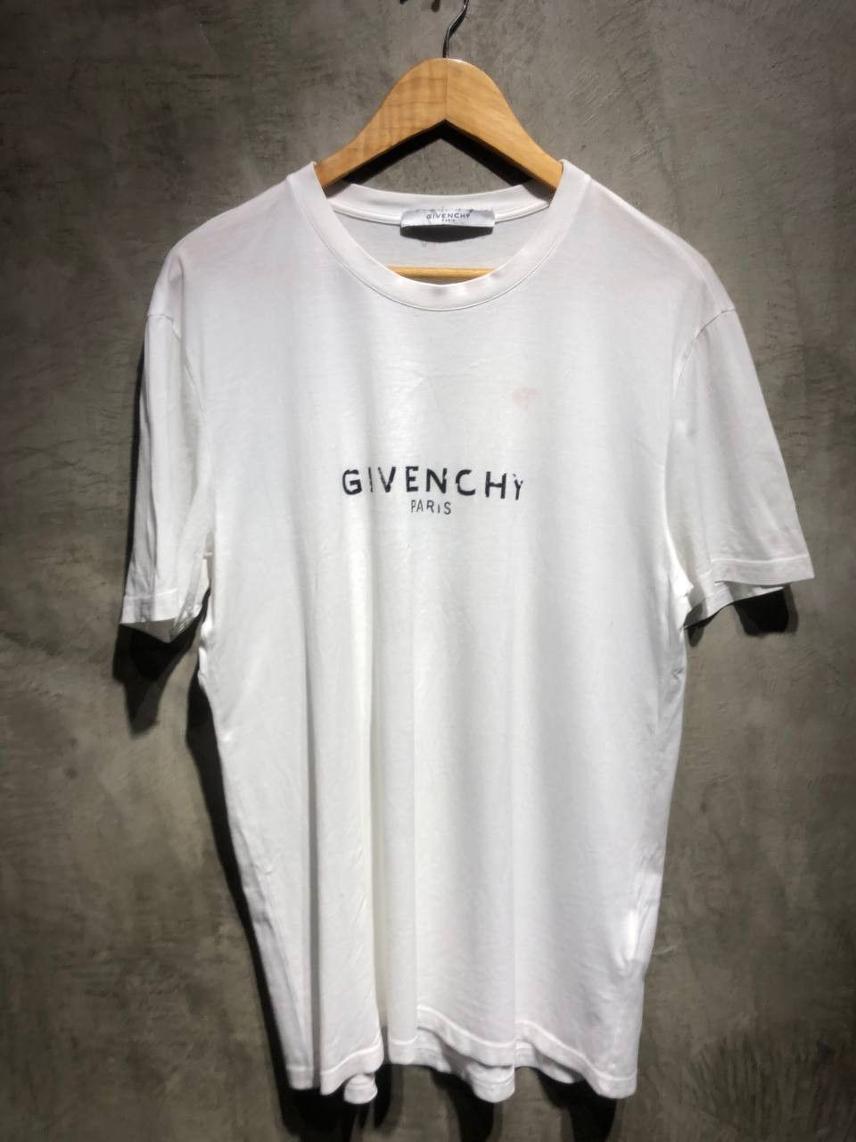 Givenchy Givenchy crack logo tee Size US M / EU 48-50 / 2 - 1 Thumbnail