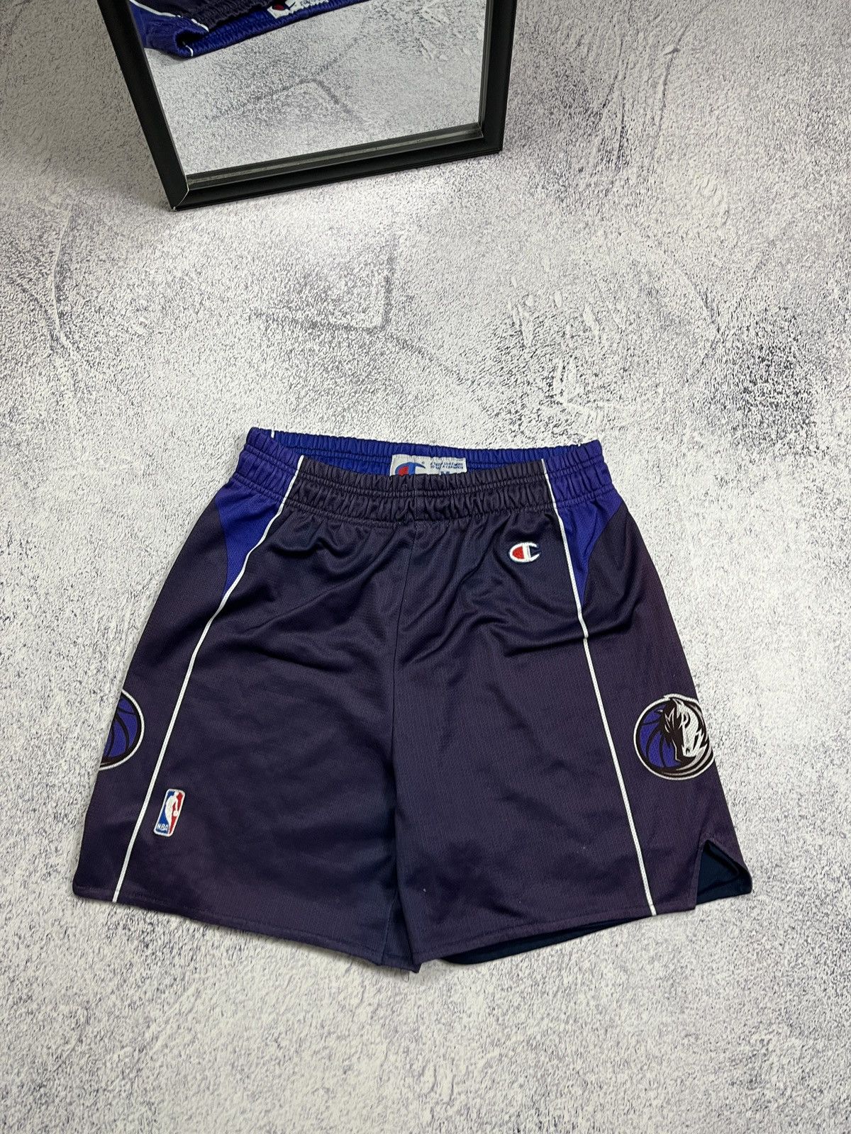 Champion × NBA × Vintage Vintage Dallas Mavericks 2004-10 Champion NBA Shorts Away Size US 32 / EU 48 - 1 Thumbnail