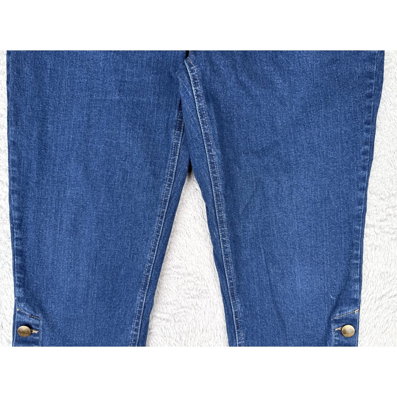 Bend Over Jeans Womens 8P Blue Denim Capri Crop Pants Button Hem Stretch Capris 5-Pocket Design Womens