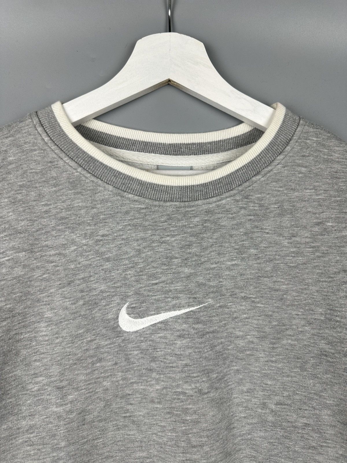 Nike Nike Big Center Swoosh Logo Sweatshirt Crewneck Y2K Vintage Size US L / EU 52-54 / 3 - 3 Thumbnail
