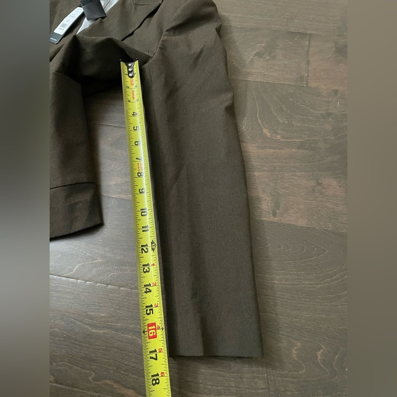Bcbgmaxazria BCBG MaxAzria Front Pocket Olive Green Blazer Sz M Size M / US 6-8 / IT 42-44 - 8 Thumbnail