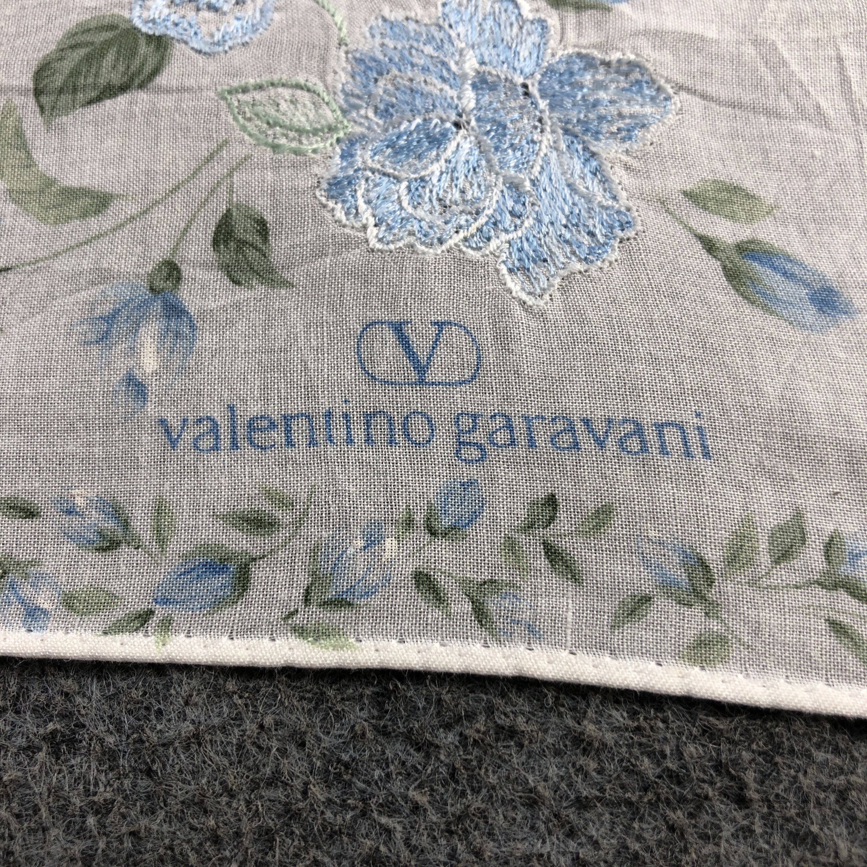 Vintage ValenTINO GarAVANI Handkerchief Neckerchief Bandana H2651 Size ONE SIZE - 4 Thumbnail