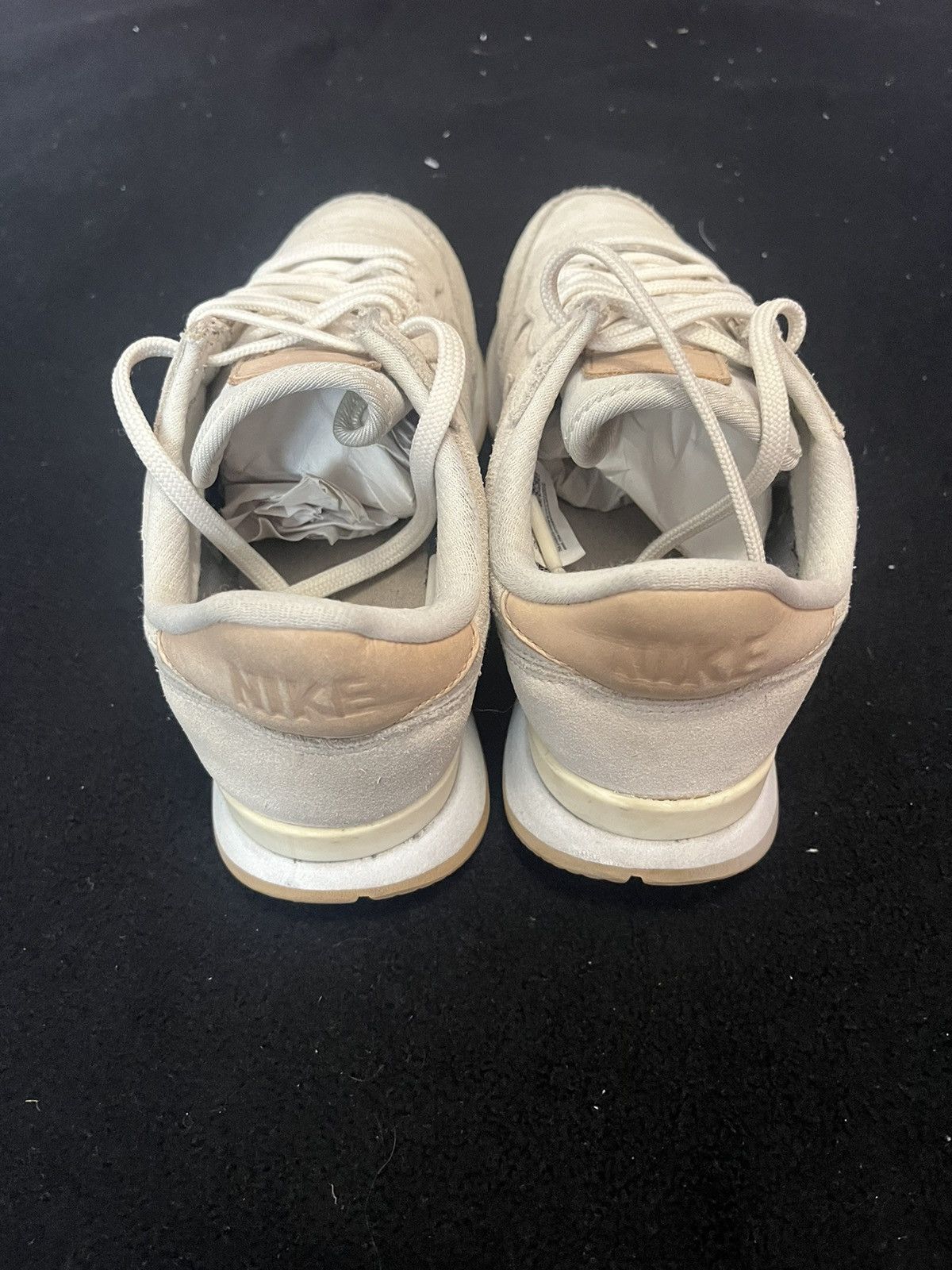 Nike NIKE WMNS INTERNATIONALIST PRM "PALE IVORY" Size US 6 / IT 36 - 4 Thumbnail