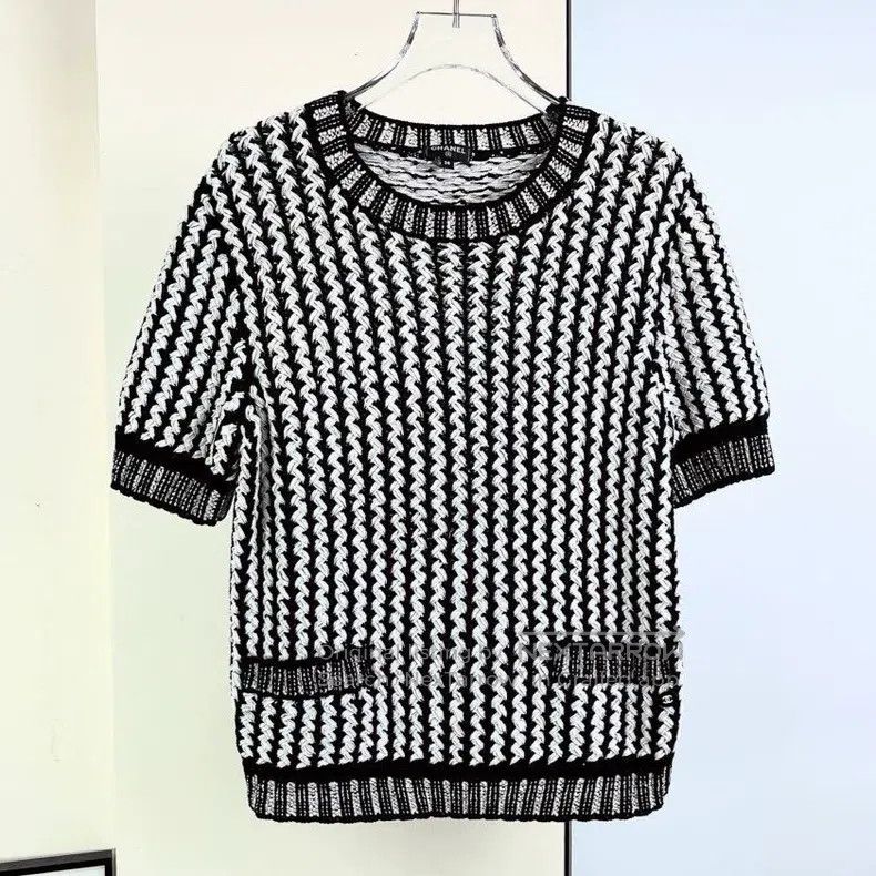 Chanel Chanel 18P black and white knitted short sleeves Size XS / US 0-2 / IT 36-38 - 1 Thumbnail