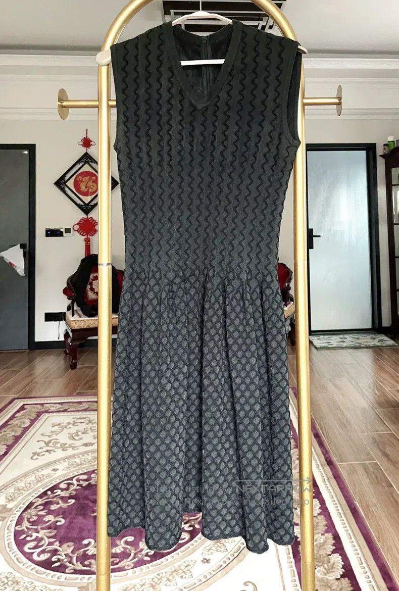 Alaia Alaia Three-Dimensional Fabric Dress Size XS / US 0-2 / IT 36-38 - 1 Thumbnail