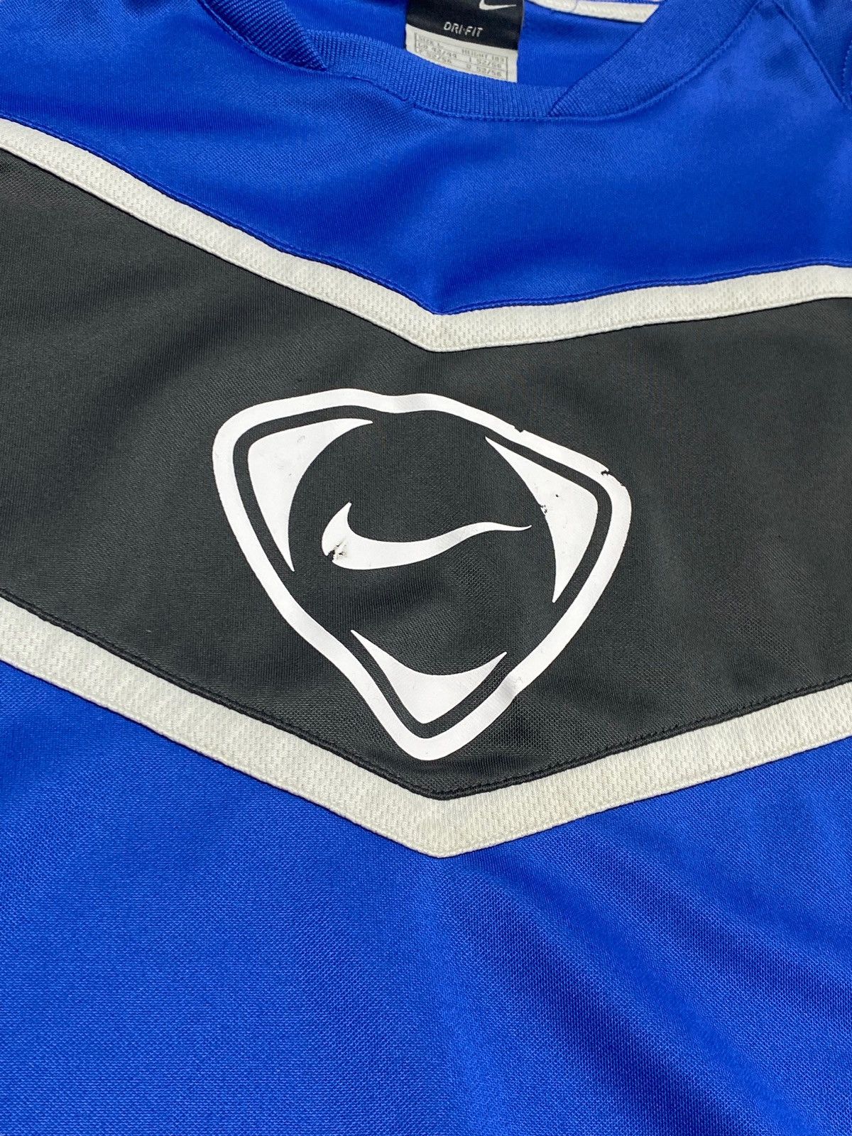 Nike 00s Vintage NIKE Team Big Logo Blue Polyester Tee Shirt Y2K Size US M / EU 48-50 / 2 - 4 Thumbnail