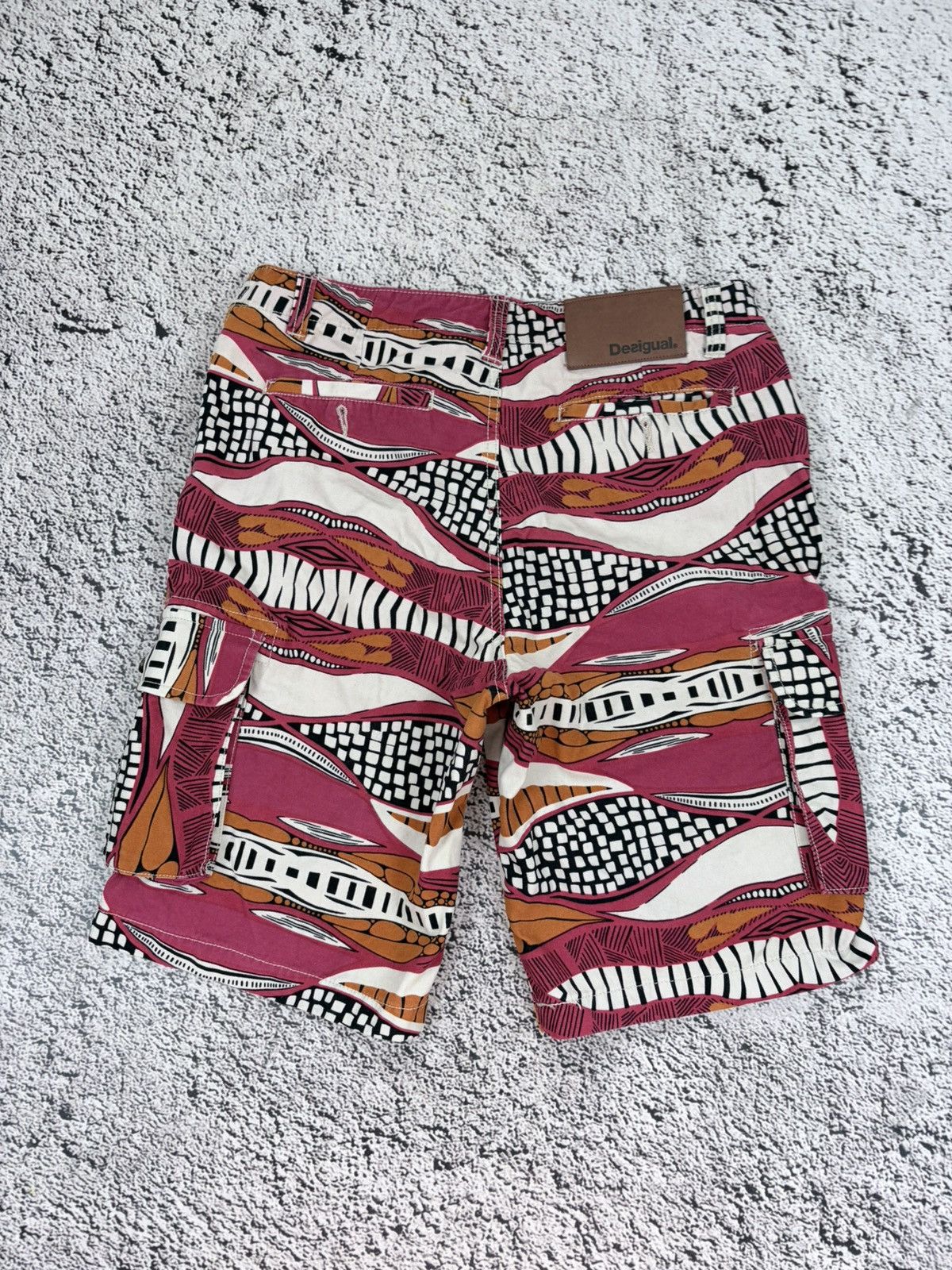 Desigual Desigual Tribal Print Cargo Shorts Men's Size 30 Vintage Y2K Size US 30 / EU 46 - 7 Thumbnail