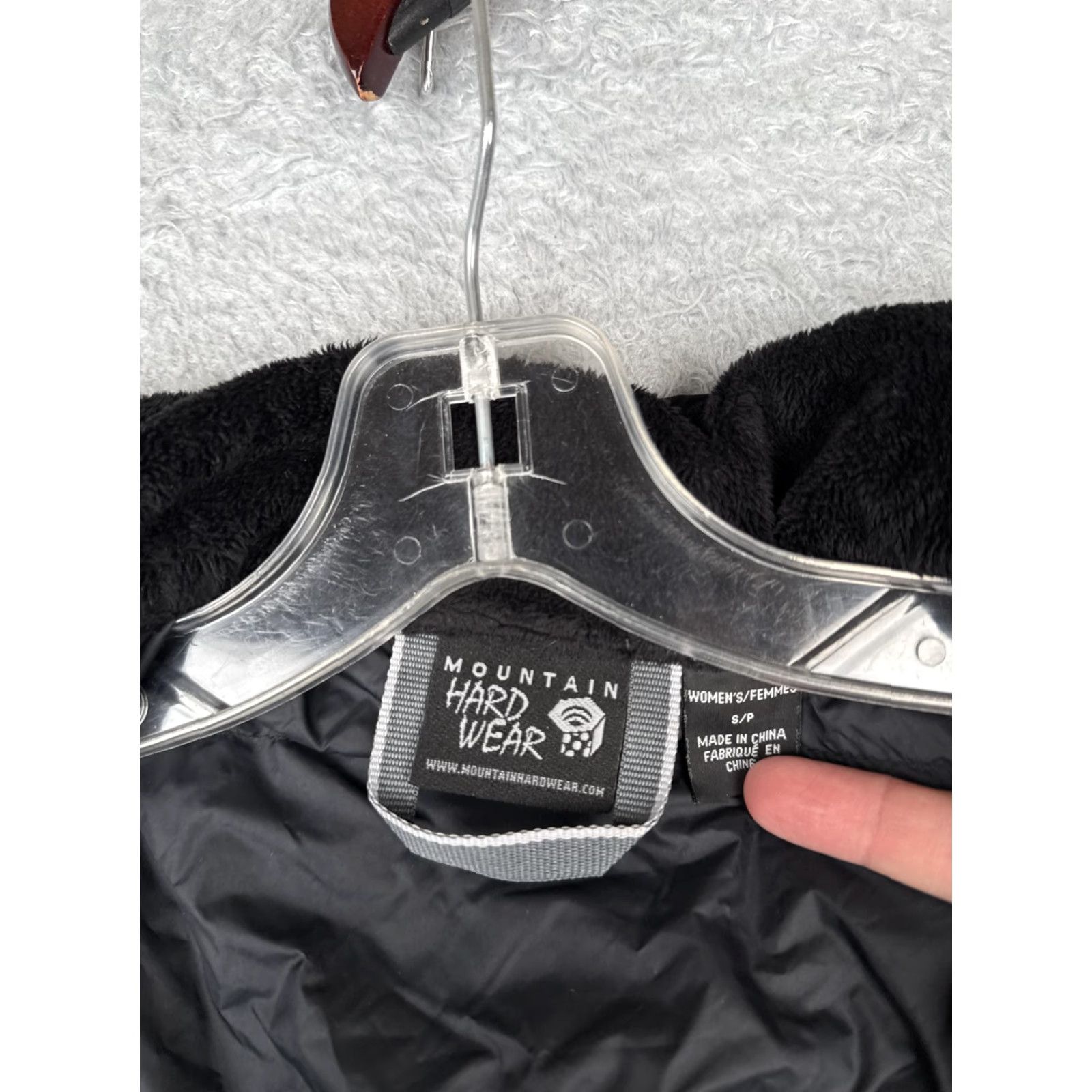Mountain Hardwear VINTAGE? No — Mountain Hardwear Vest Women Small Black Down Puffer Quilted Zip Eagle Lake Logo Size S / US 4 / IT 40 - 4 Thumbnail